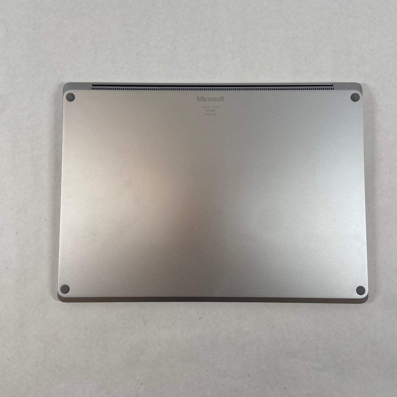 Microsoft Surface Laptop 4 1950 13.5″ i5-1135G7 2.4GHz 512GB SSD
