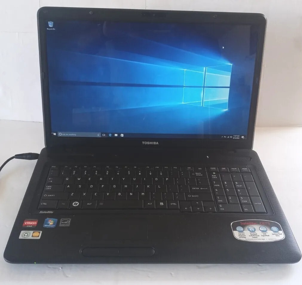 TOSHIBA SATELLITE C675D-S 17.3″ AMD E-300 1.30GHz 500GB 8GB WIN 10 PRO
