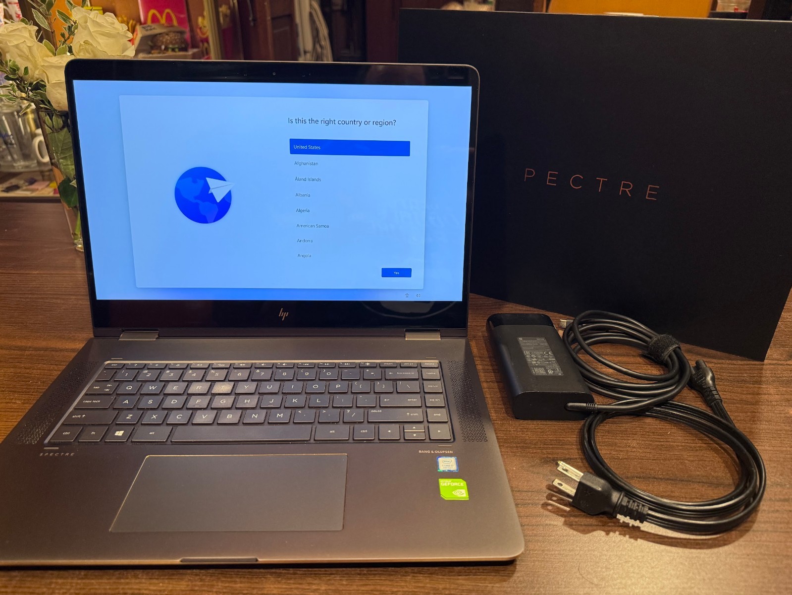 HP Spectre x360 15-bl112dx 15.6″ 4K Touch i7-8550U 16GB 512GB SSD MX150 Dark Ash