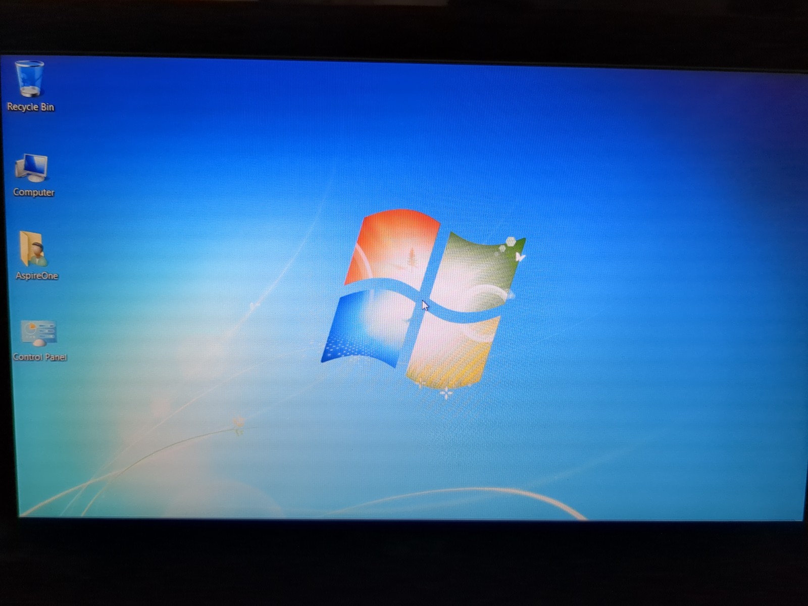 Vintage Acer One 722 11.6″ Windows 7 Netbook Laptop AMD CPU 2GB 320GB HHD