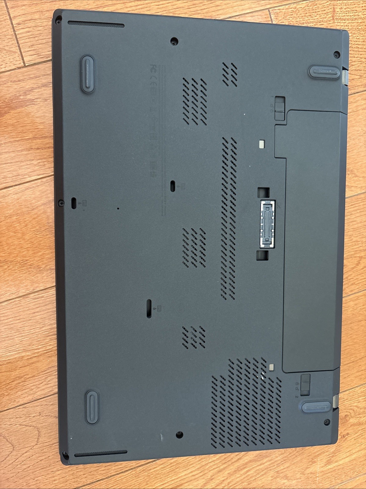 Lenovo ThinkPad T460 14 Inch ( 256GB SSD, Intel Core i5 6th Gen., 2.40GHz, 8GB )