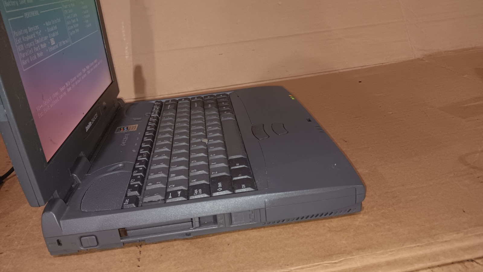 Vintage Toshiba Satellite 2545CDS Retro Laptop AMD K6-2 processor 333 MHz Parts