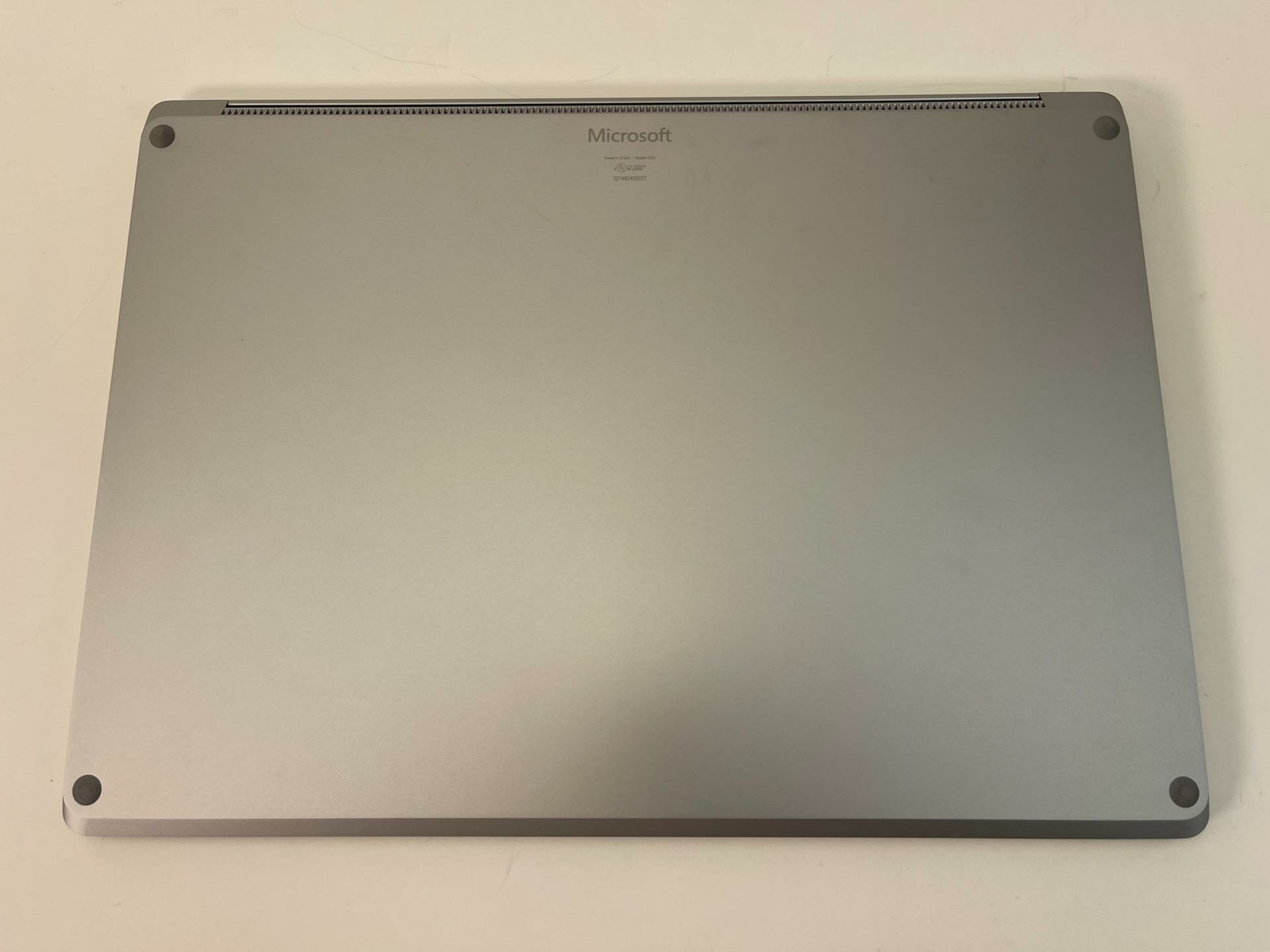 Microsoft Surface Laptop 4 15″ (256GB SSD, AMD Ryzen 7, 4.20 GHz, 8GB) 5UI-00001