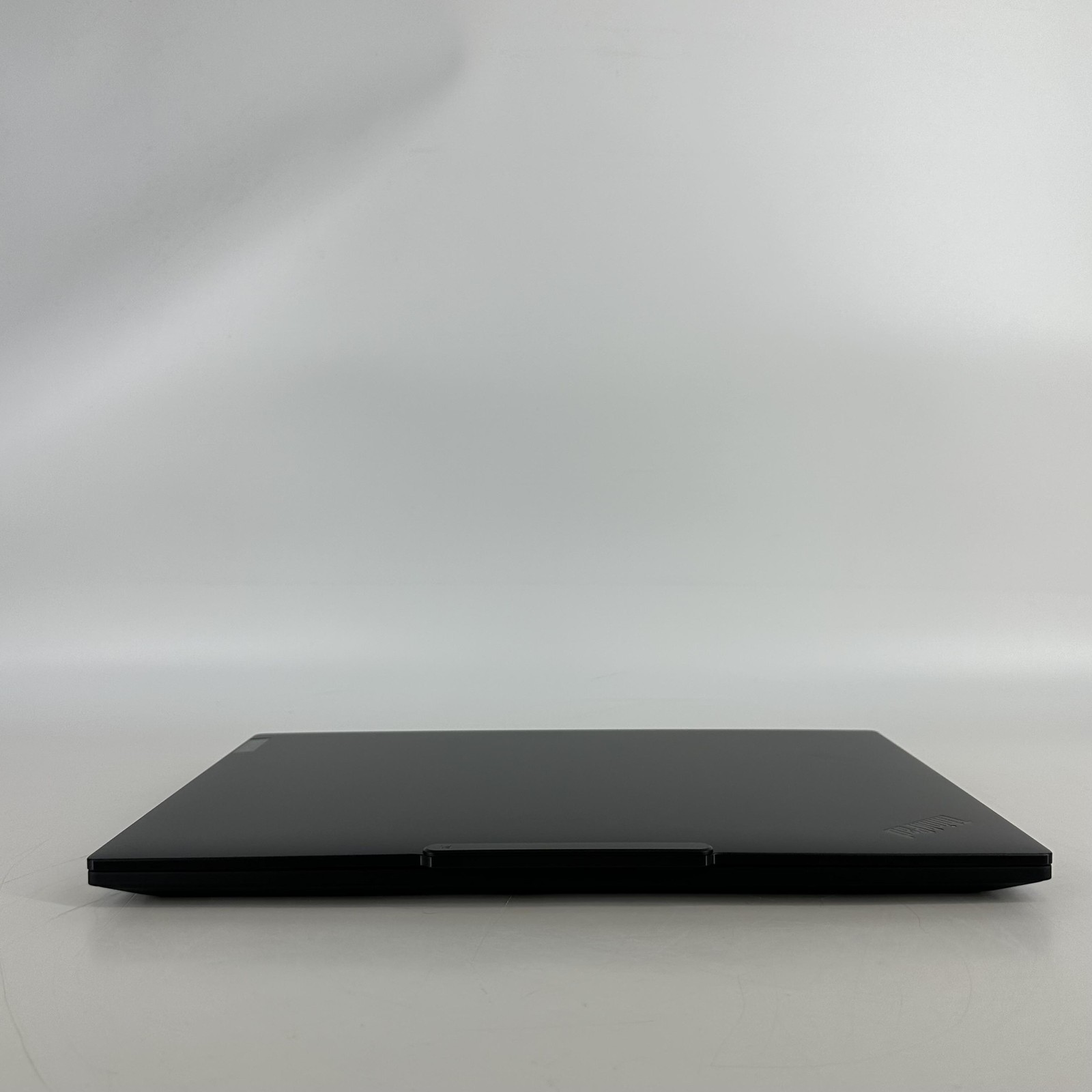 Lenovo ThinkPad P1 Gen 8 16 4K+ Ultra 9 285H 64GB 2TB RTX PRO 2000 Blackwell