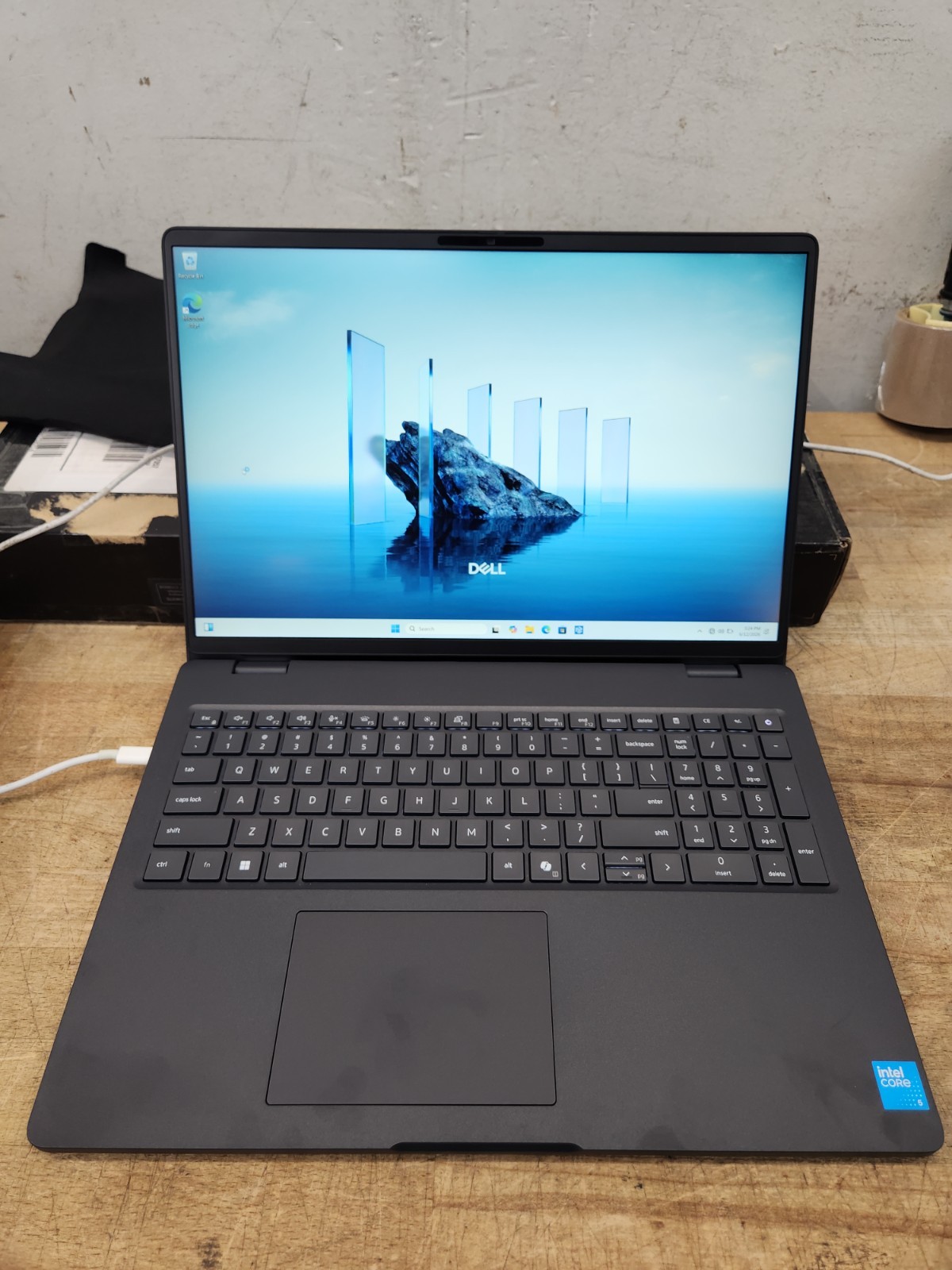 Dell Pro 16 Laptop 16″ Intel Core 5 120U 1.4GHz 8GB RAM 256GB SSD -NEW/OPEN BOX-