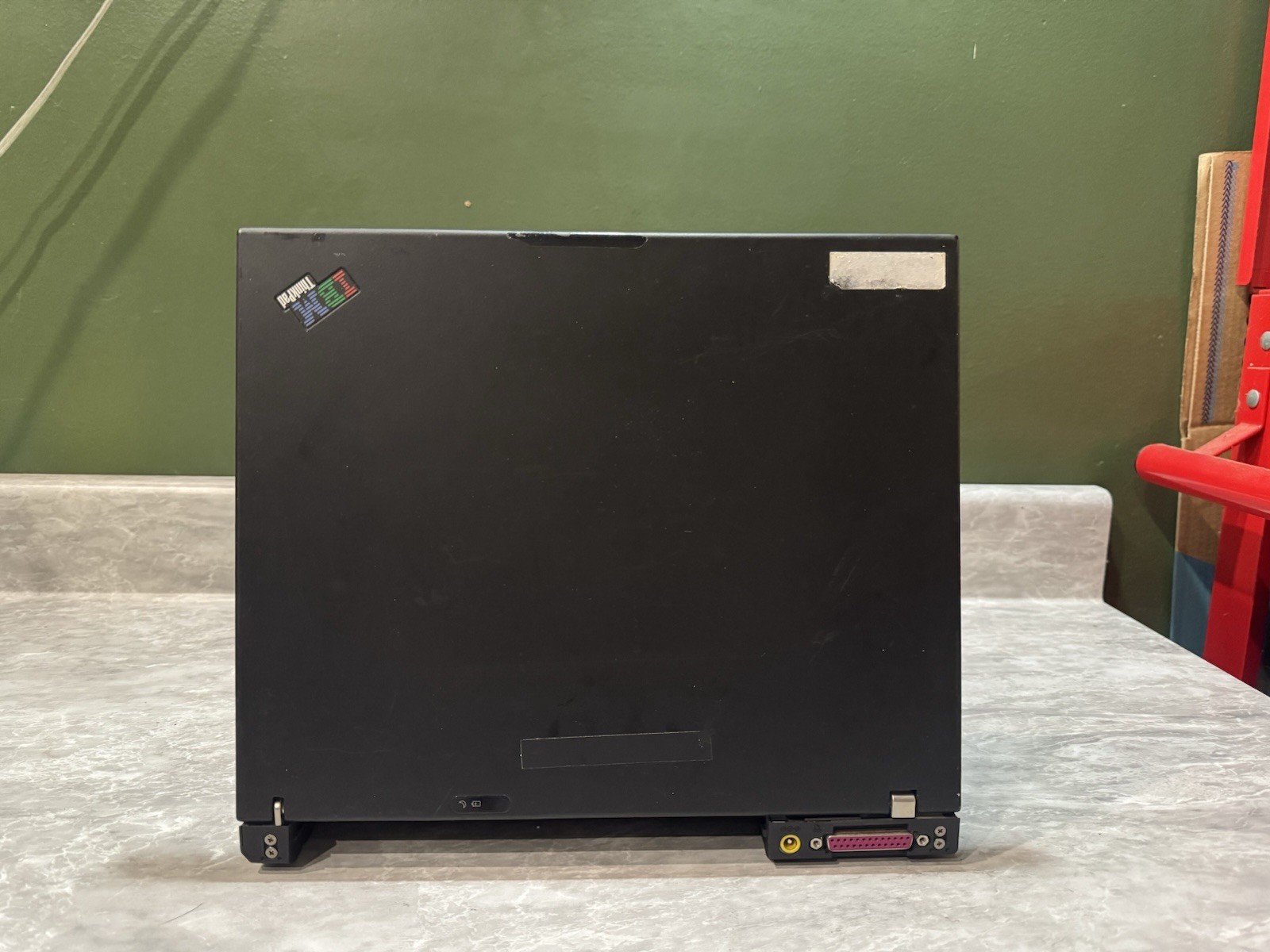 IBM ThinkPad T40 Laptop Powers On Unknown Specifications BIOS LOCKED