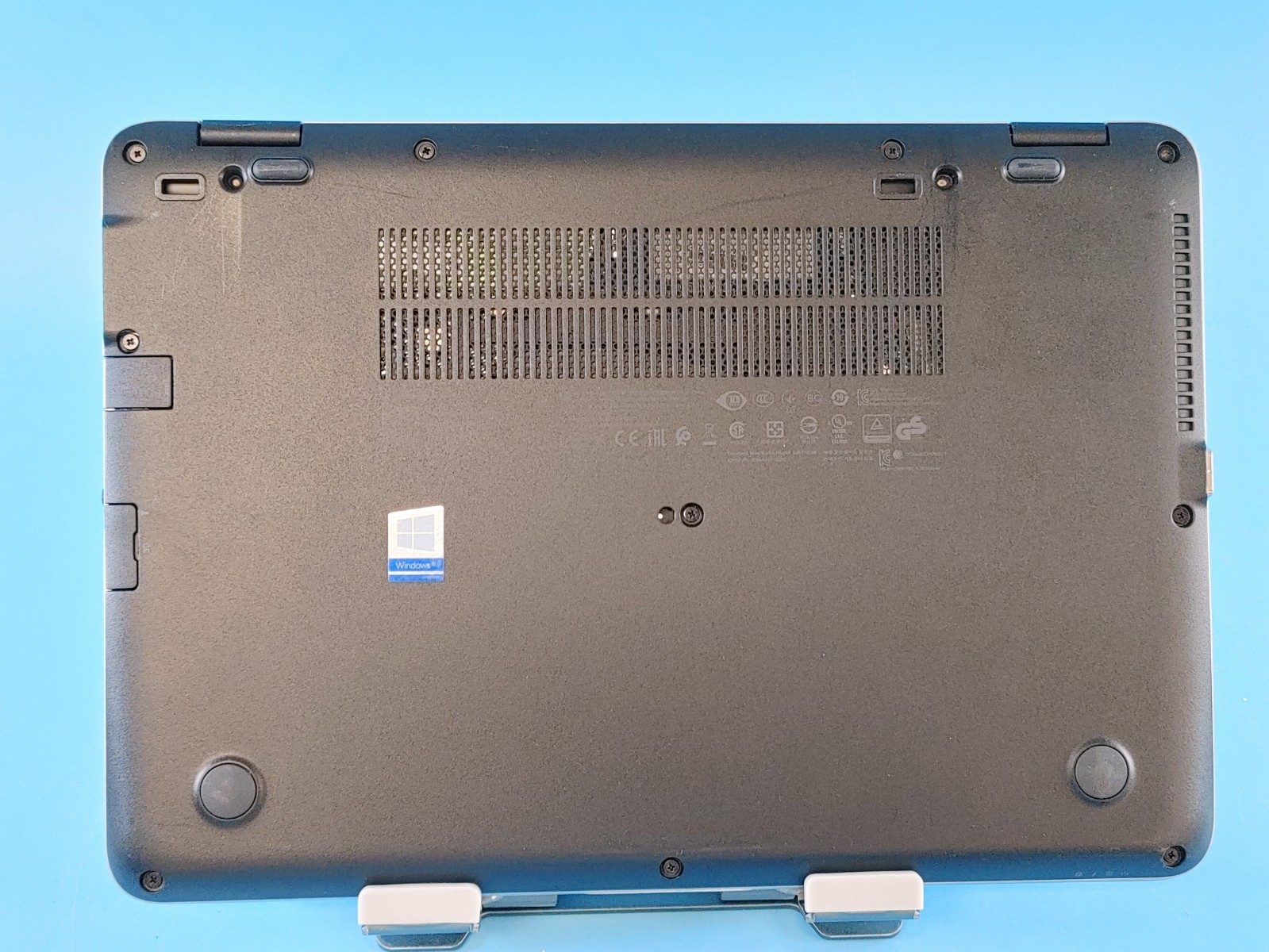 HP EliteBook 840 G4 2ST93US 14 i5-7300U 2.6 16GB 256GB SSD WINDOWS 10 PRO