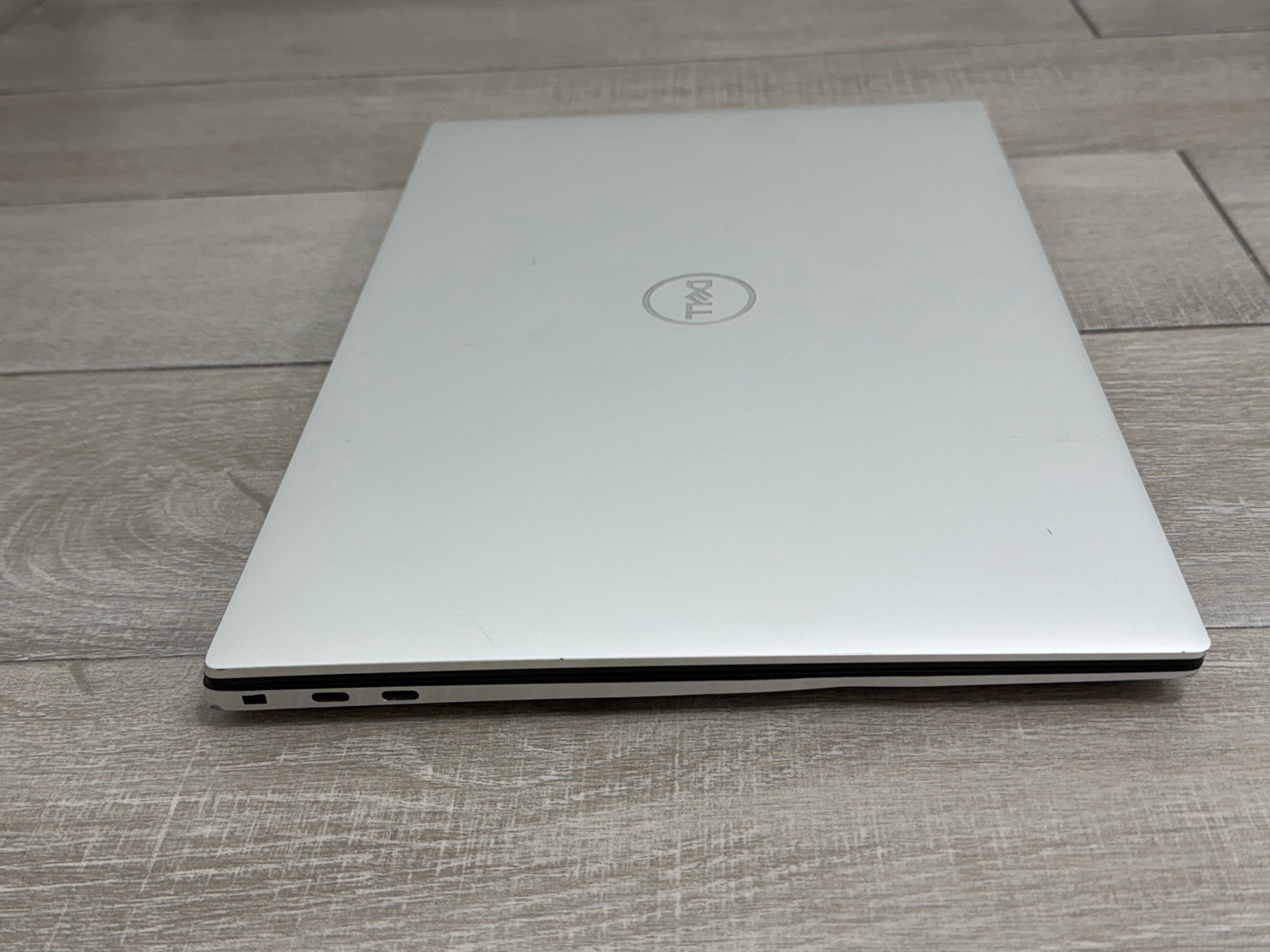 Dell XPS 15 9500 15.6″ Touch Laptop Core i9-10885H GTX 1650 16GB RAM 1TB NVMe