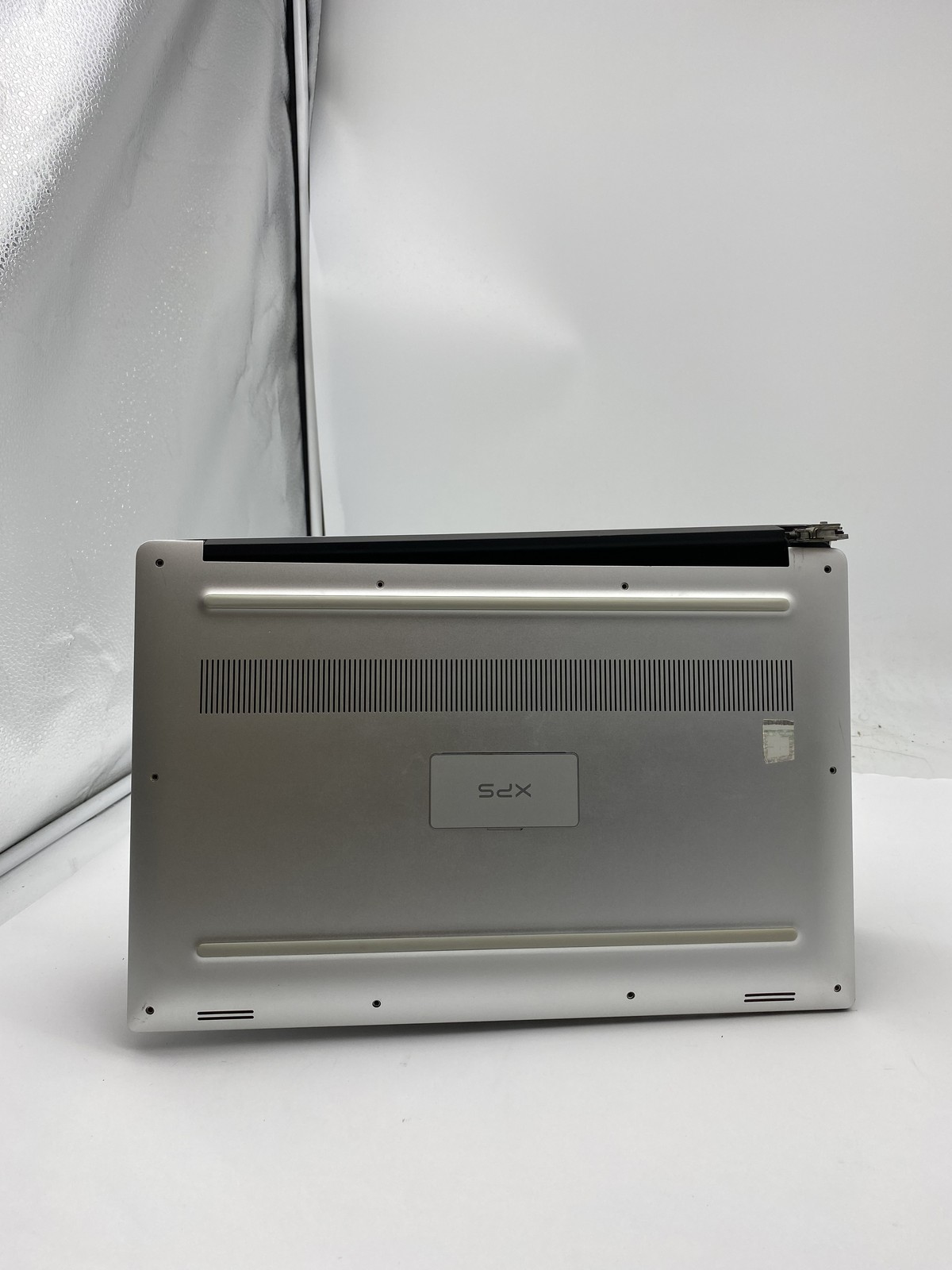 Dell XPS 15 9570 Laptop Intel Core i5 8300H 2.3GHz 8GB RAM – No HDD