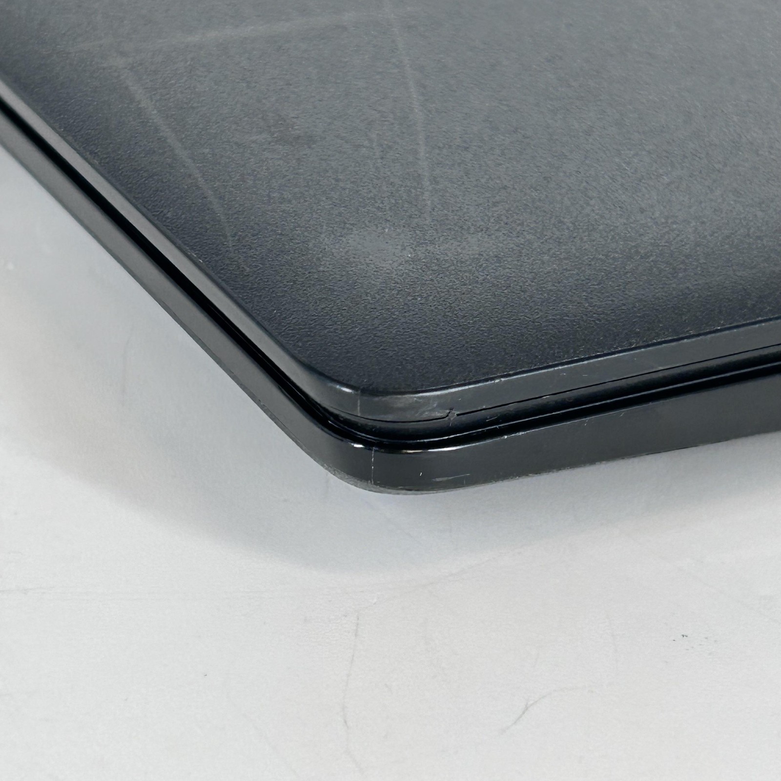 Dell Latitude 3500 15.6 FHD 1.8 GHz i7-8565U 16GB 256GB SSD MX130 Good FRAME GAP