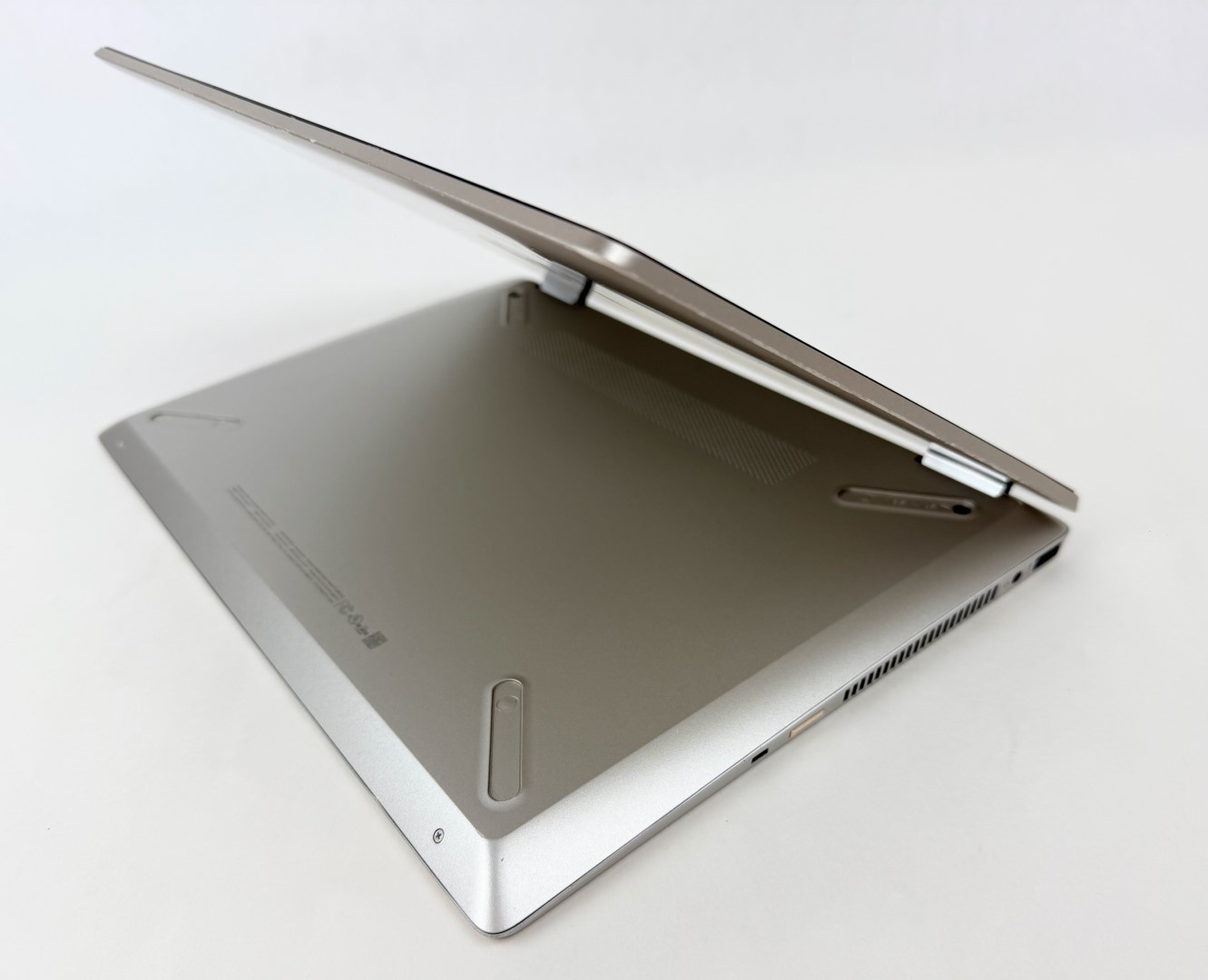HP Pavilion x360 14m-dh1003dx 14″ Touch i5-10210U 8GB 256GB SSD W11H 2in1 – Read