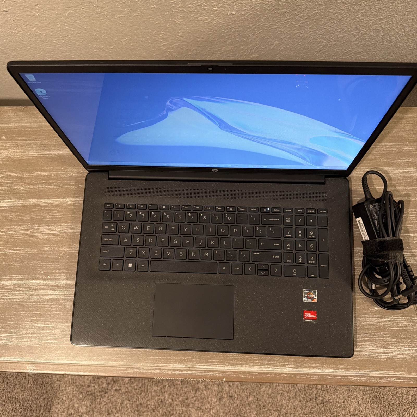 HP 17Z-CP300 17.3” FHD Laptop AMD Ryzen 5-7530U 8GB RAM 128GB SSD Windows 11