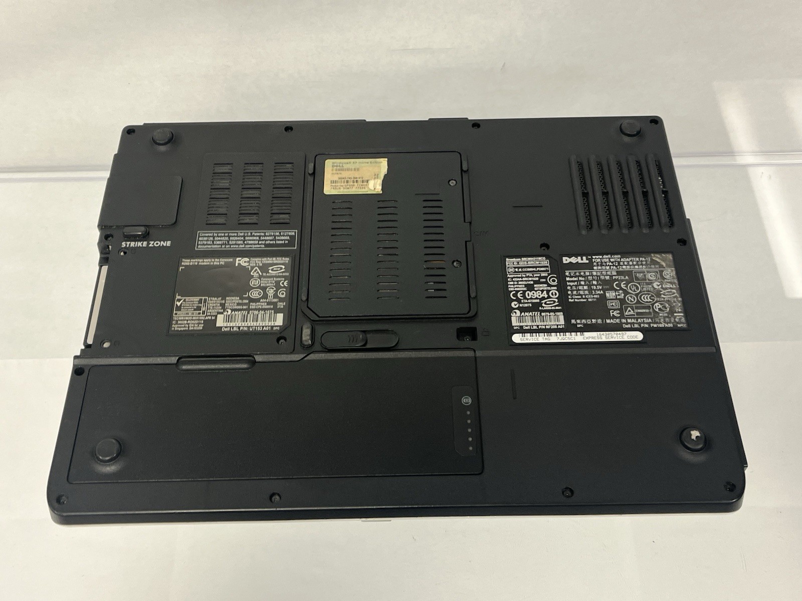 Dell Inspiron 1501 15.4″ AMD Turion 64 MK-36 2.0GHz 2GB RAM NO HDD