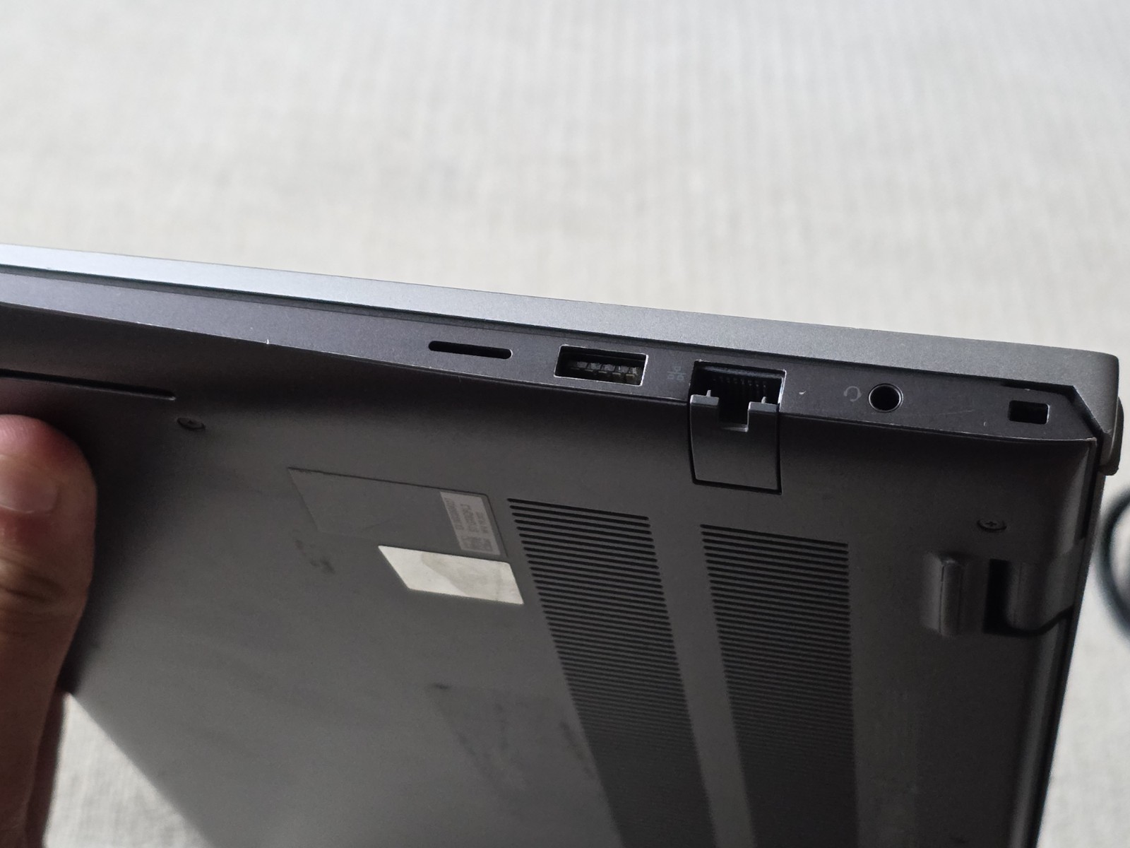 Dell Vostro 14 5410 14″ Intel Core i7-11390H, 16GB RAM, 512GB SSD Windows 11 Pro