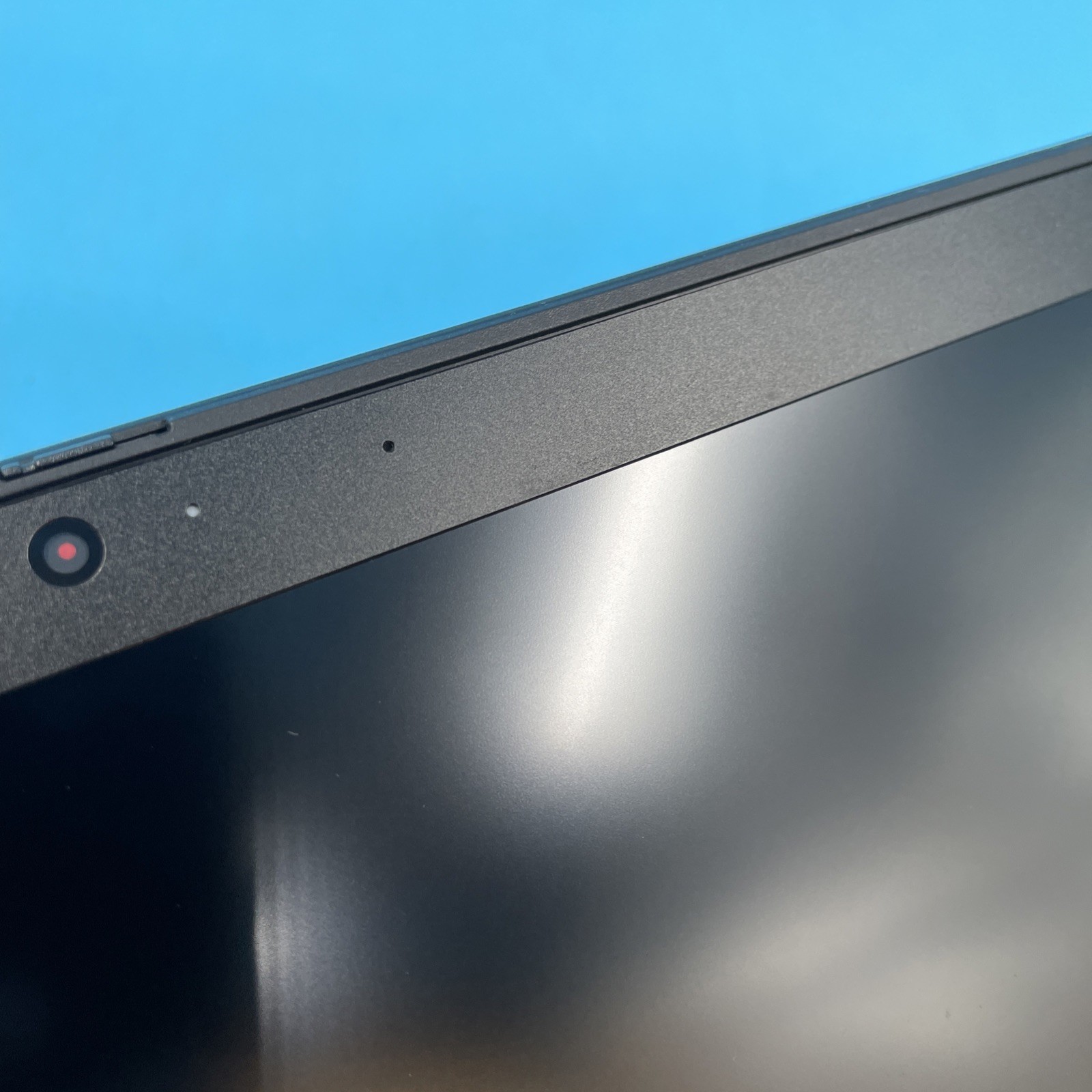 Lenovo ThinkPad T490s | i7-8665U | 16GB RAM | NO DRIVE/OS | 86% BATTERY