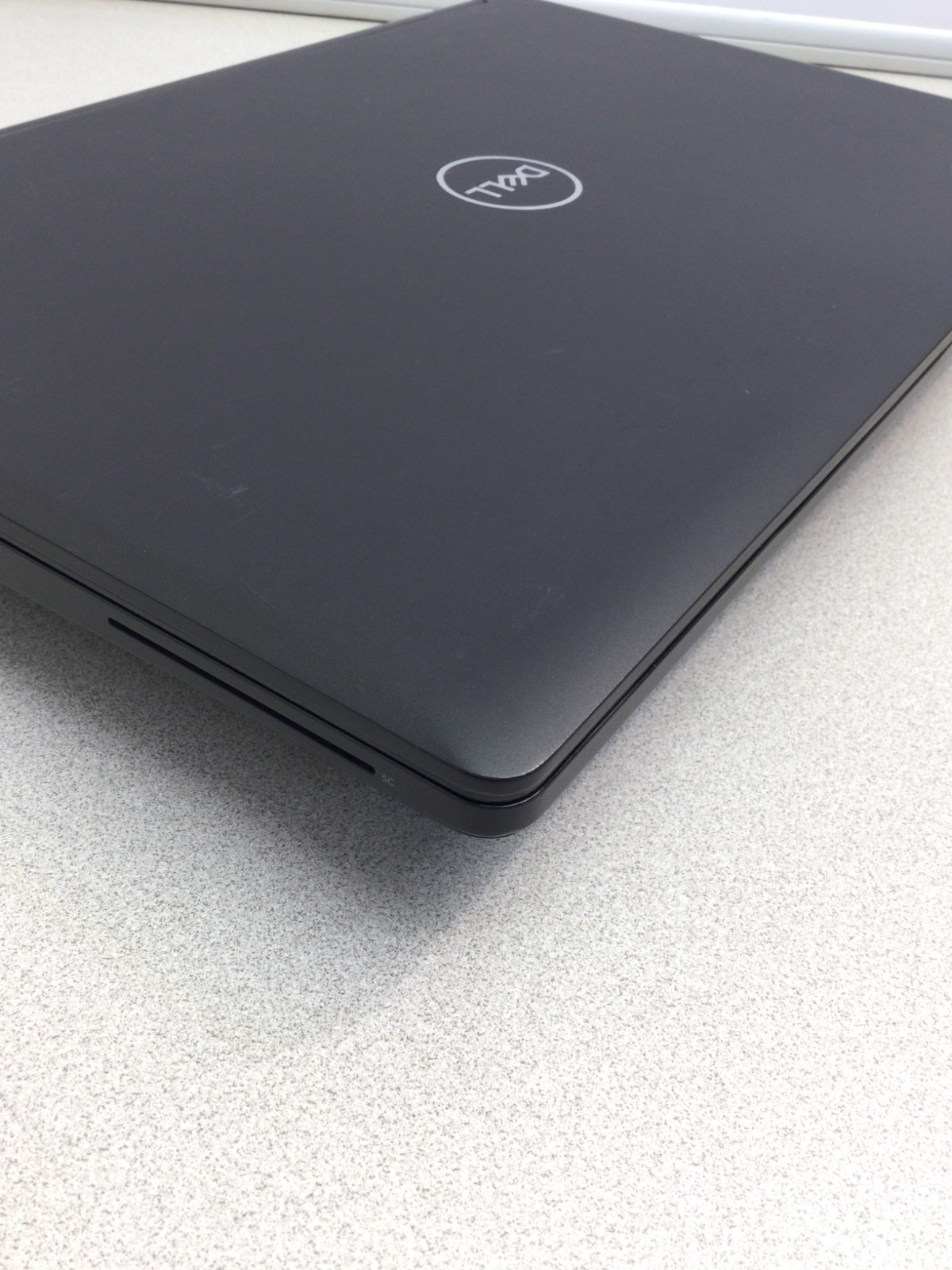 Dell Latitude 5590 15.6″ (256GB SSD, Intel Core i5-8250U, 1.6GHz, 8GB RAM