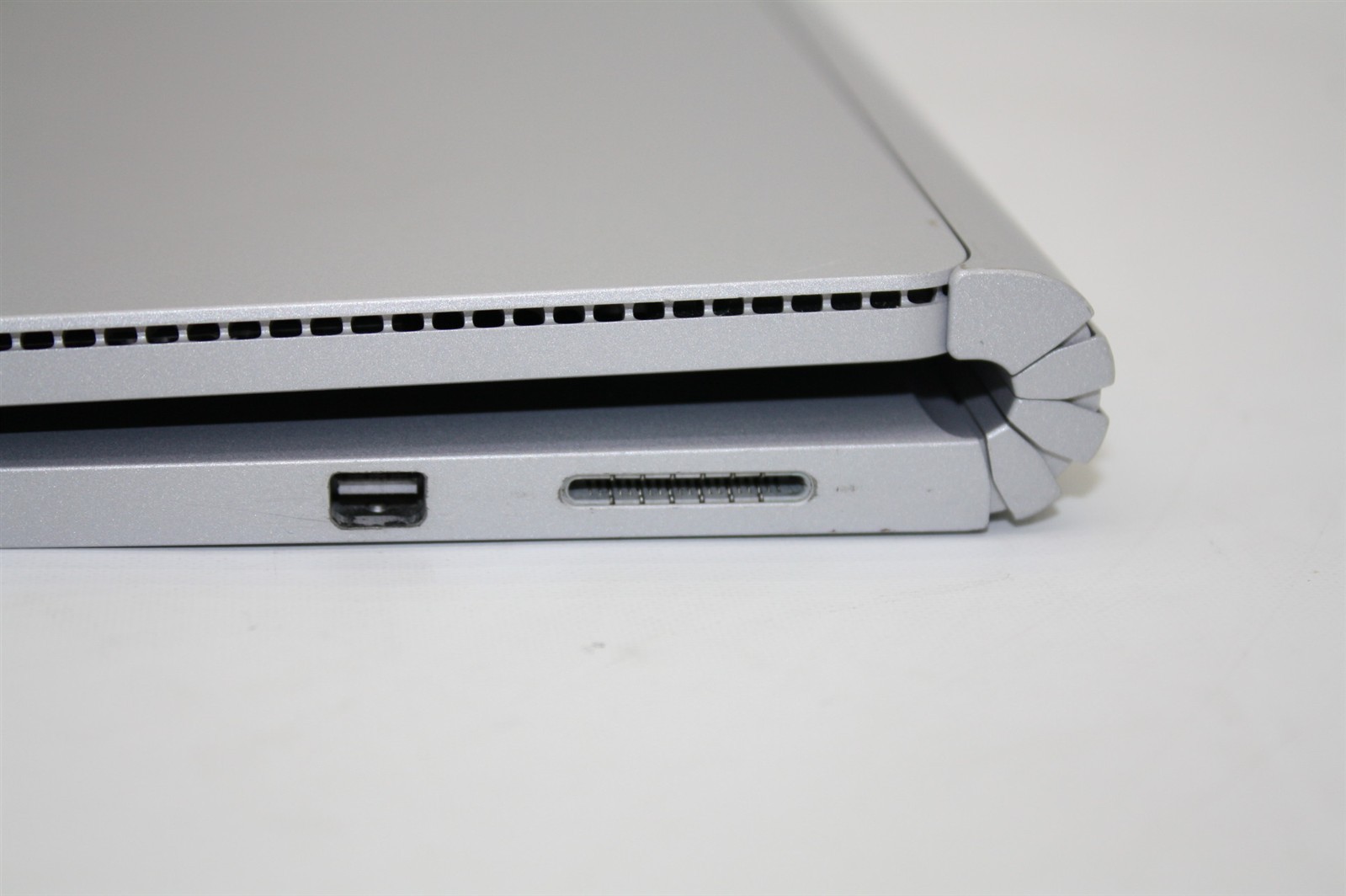 13.5″Microsoft Surface Book i5-6300U 2.40GHz RAM 8GB NVMe 256GB Win 11 Pro