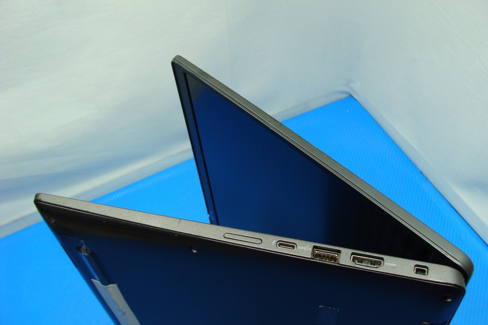 Dell Latitude 7530 15.6″FHD Intel Core i5-1245U 1.3GHz 8GB 256GB SSD Win 11 Pro