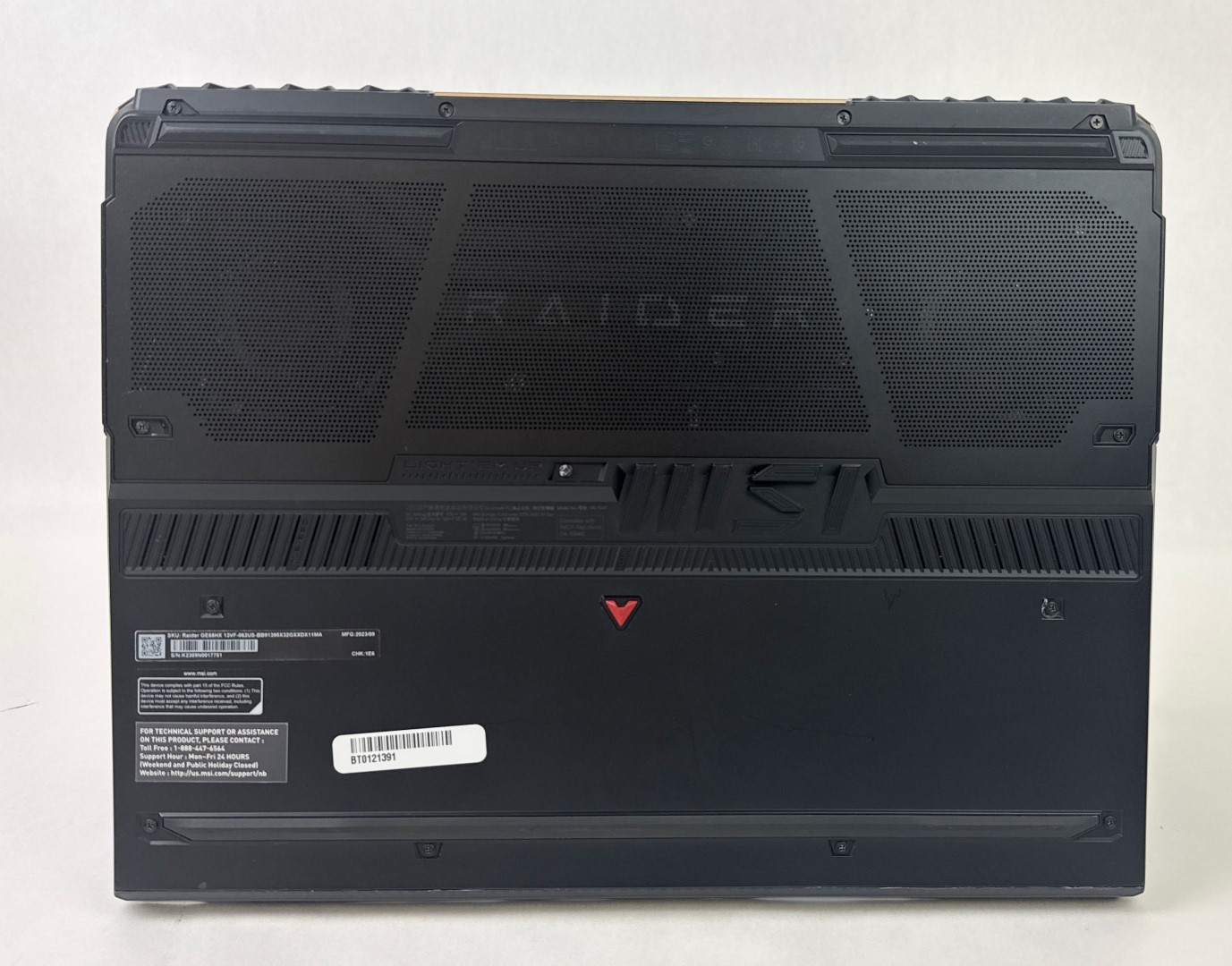 MSI Raider GE68HX 16″ 1920×1200 144Hz i9-13950HX 8GB 1TB SSD W11H – No RTX