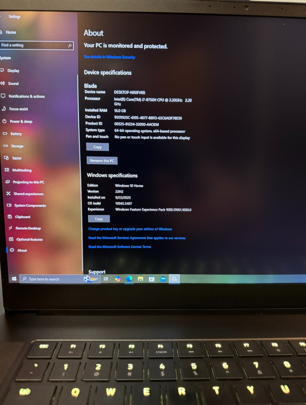Razer Blade 15 (2018) RZ09-02385 i7-8750H 2.2GHz 16GB RAM 512GB SSD GTX 1060