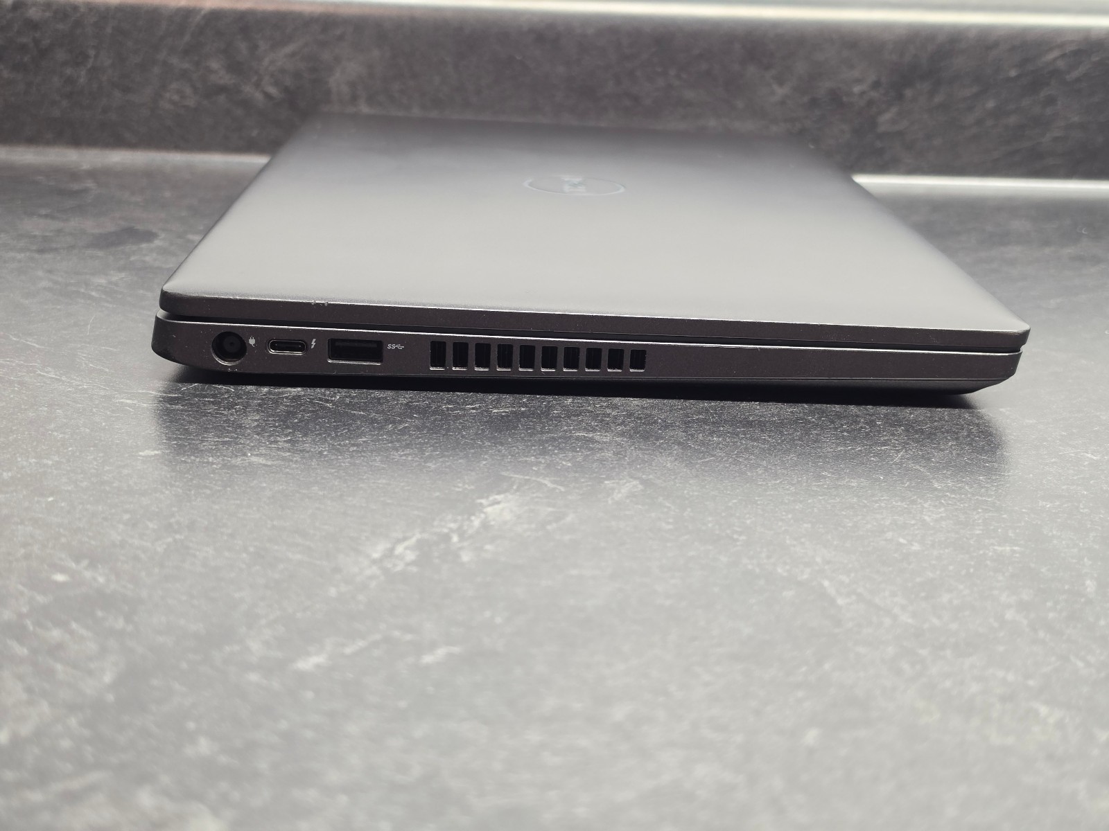 Dell Latitude 5400 14″ Touchscreen Windows 11 Laptop – i5-8365U, 16GB RAM, 256GB