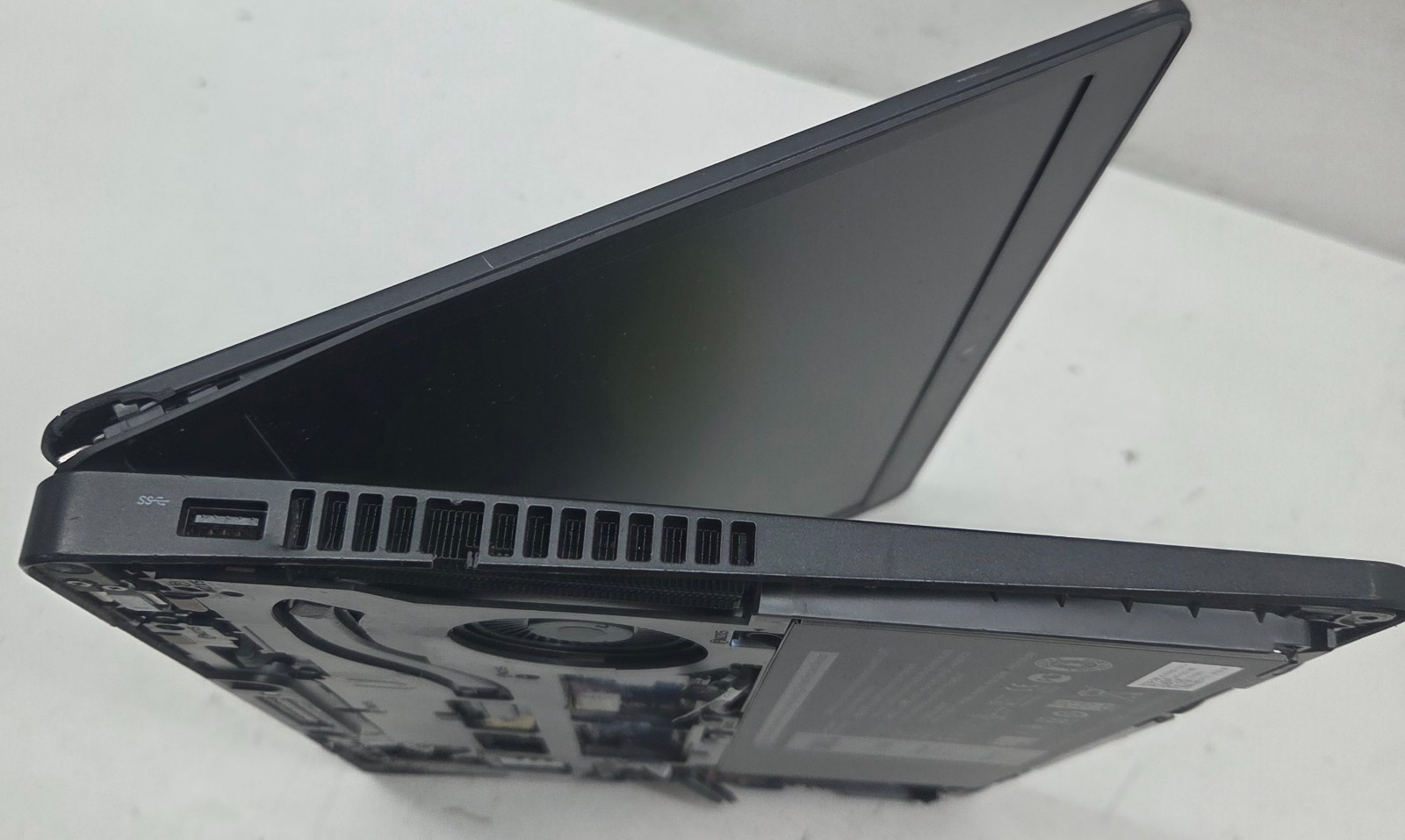 Dell Latitude E5470 14″ Laptop Intel Core i5 No RAM/HD/OS/POWER (FL)