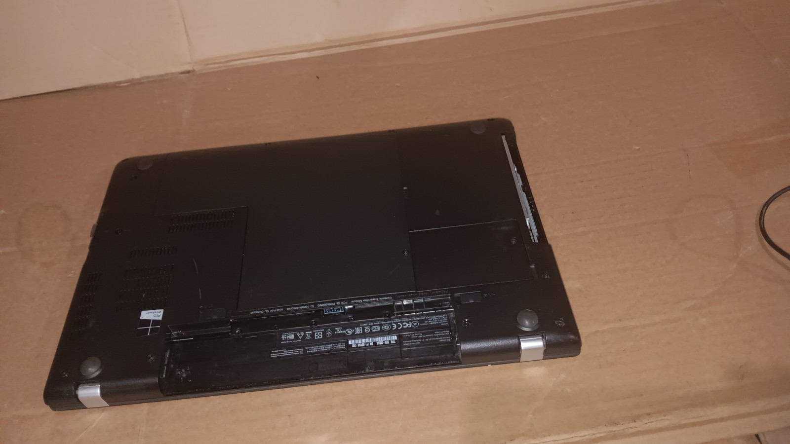Lenovo Thinkpad E560 Laptop intel core i7-6500U @ 2.50 GHZ 15.6″ LCD Screen