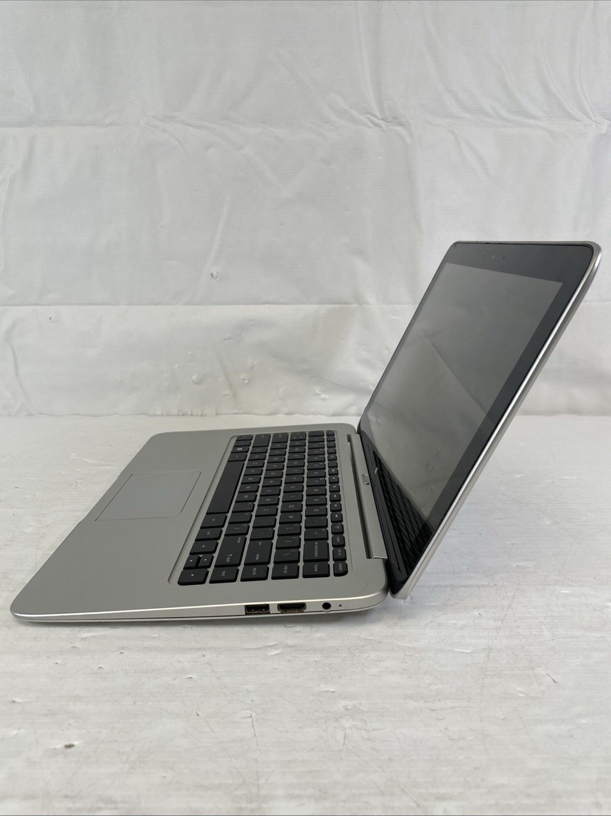 HP Split x2 13.3″ Detachable Laptop Tablet Core i5 2GHz 4GB RAM 128GB SSD Win10