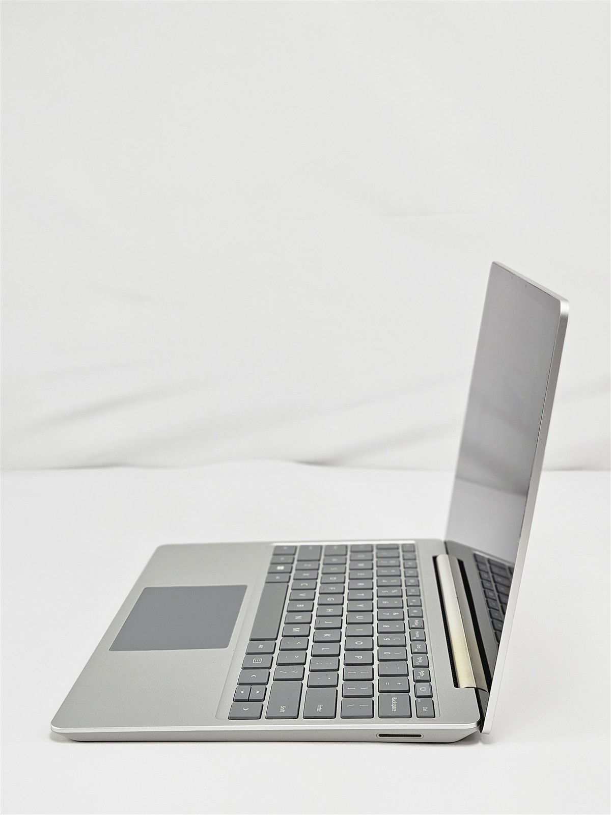 Microsoft Surface Laptop Go 2 12.4″ i5-1135G7 16GB RAM 256GB SSD Wn11 Grade A