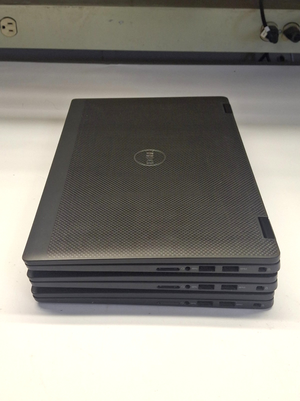 Lot of 3 Dell Latitude 7410 14″ 2-in-1 Touch Intel Core i7-10610U 16GB No SSD