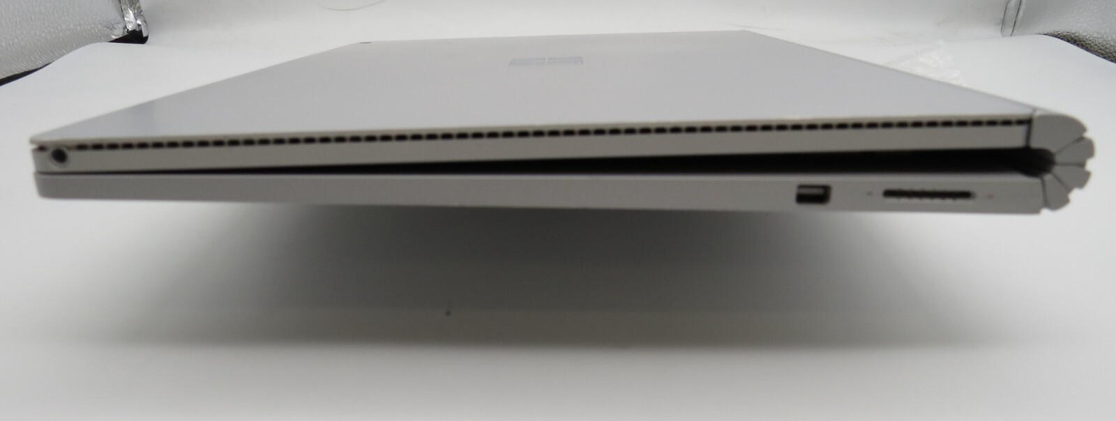 Microsoft Surface Book-13.3″-i7-6600U@2.6GHz-8GB RAM-256GB internal-NO OS *READ*