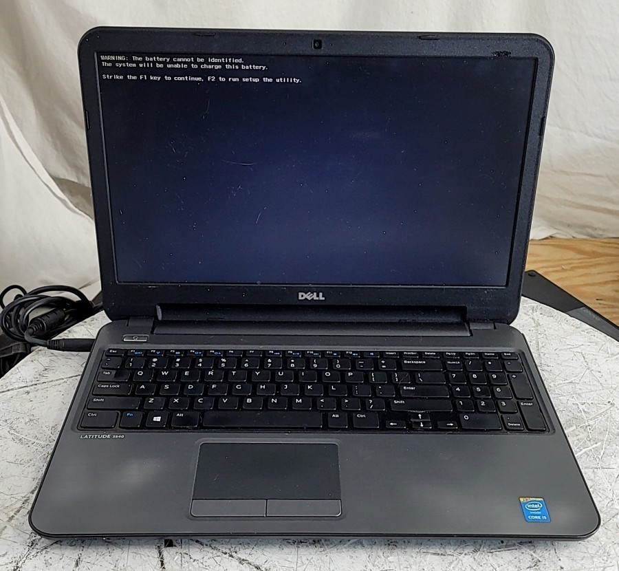 DELL LATITUDE 3540 Laptop Core I5-4210U 8GB SEE NOTES