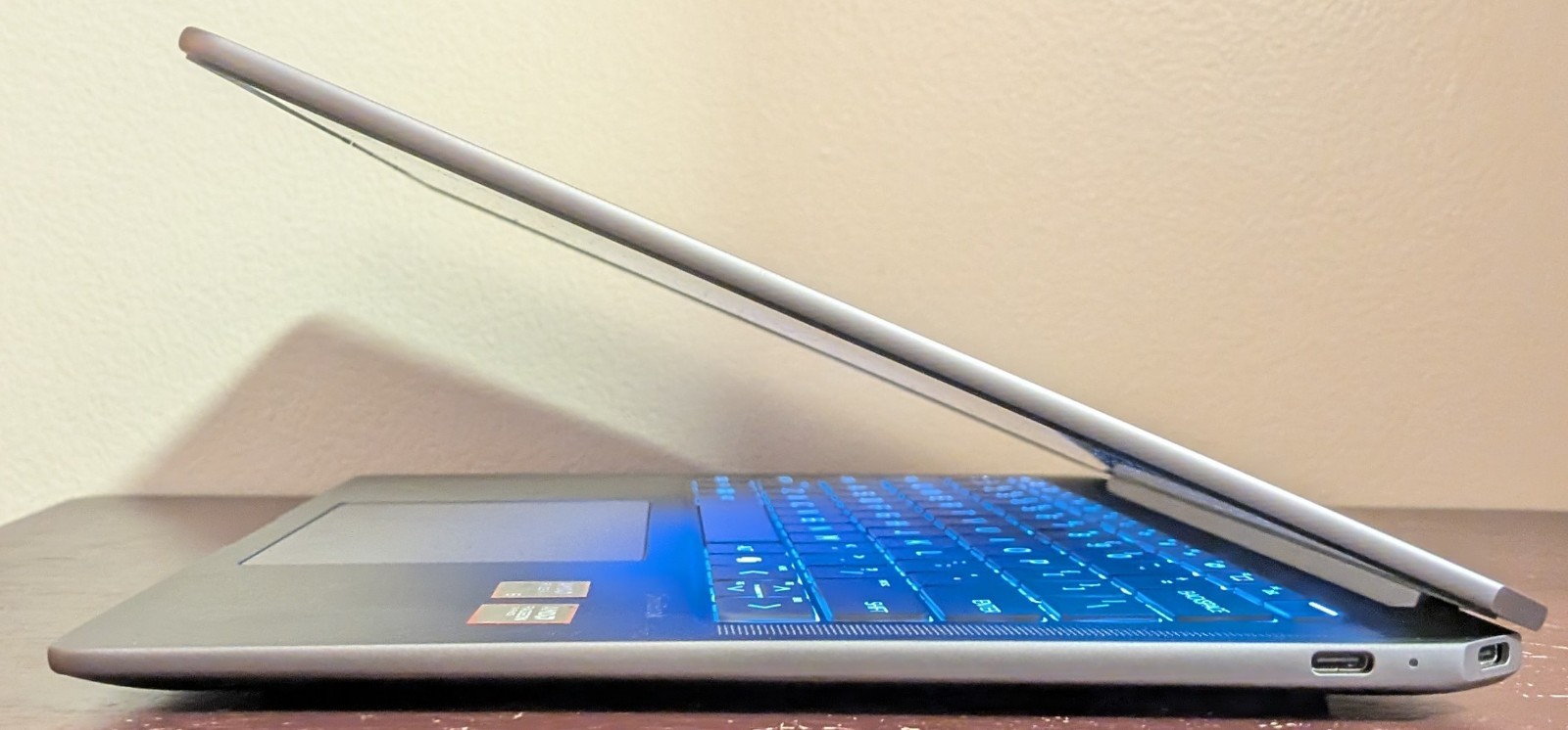 HP OmniBook Ultra 14″ 2.2K Touch (AMD Ryzen AI 9 365, 32GB RAM, 1TB SSD) Laptop