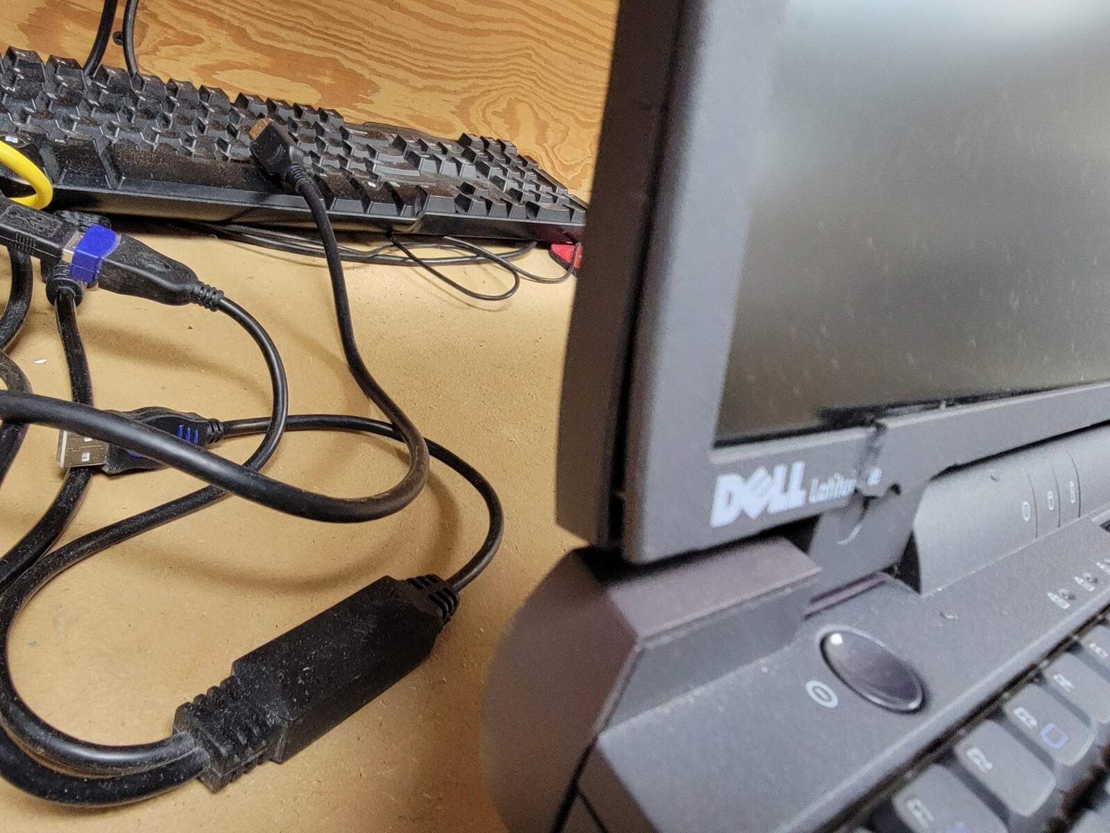 DELL LATITUDE CPi A-SERIES PPL LAPTOP – FOR PARTS OR REPAIR