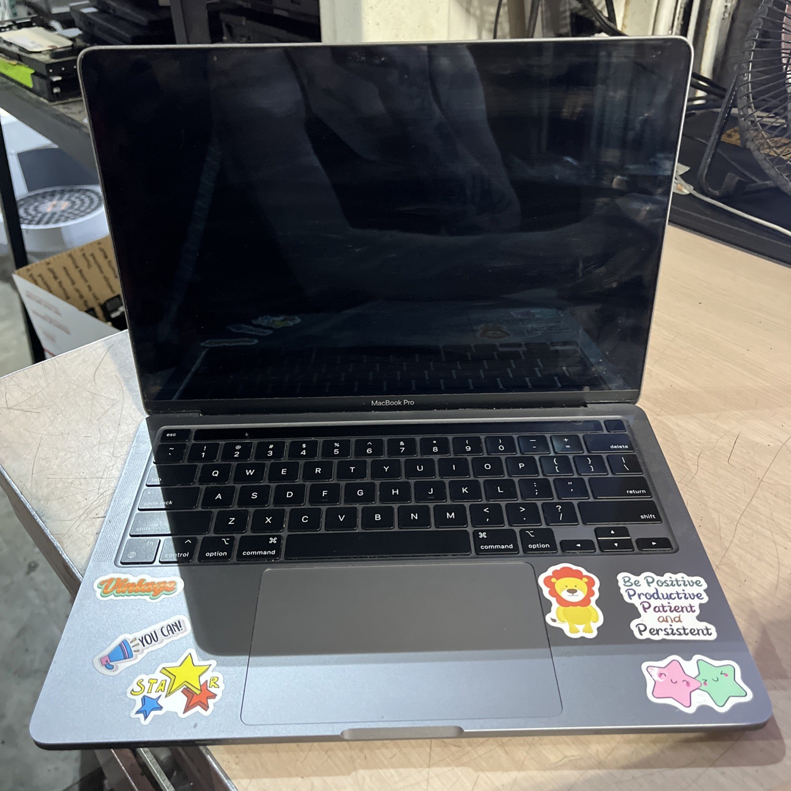 APPLE MACBOOK PRO “M1″ 8 CPU/8 GPU 13” 3.2GHZ 8GB RAM 256SSD