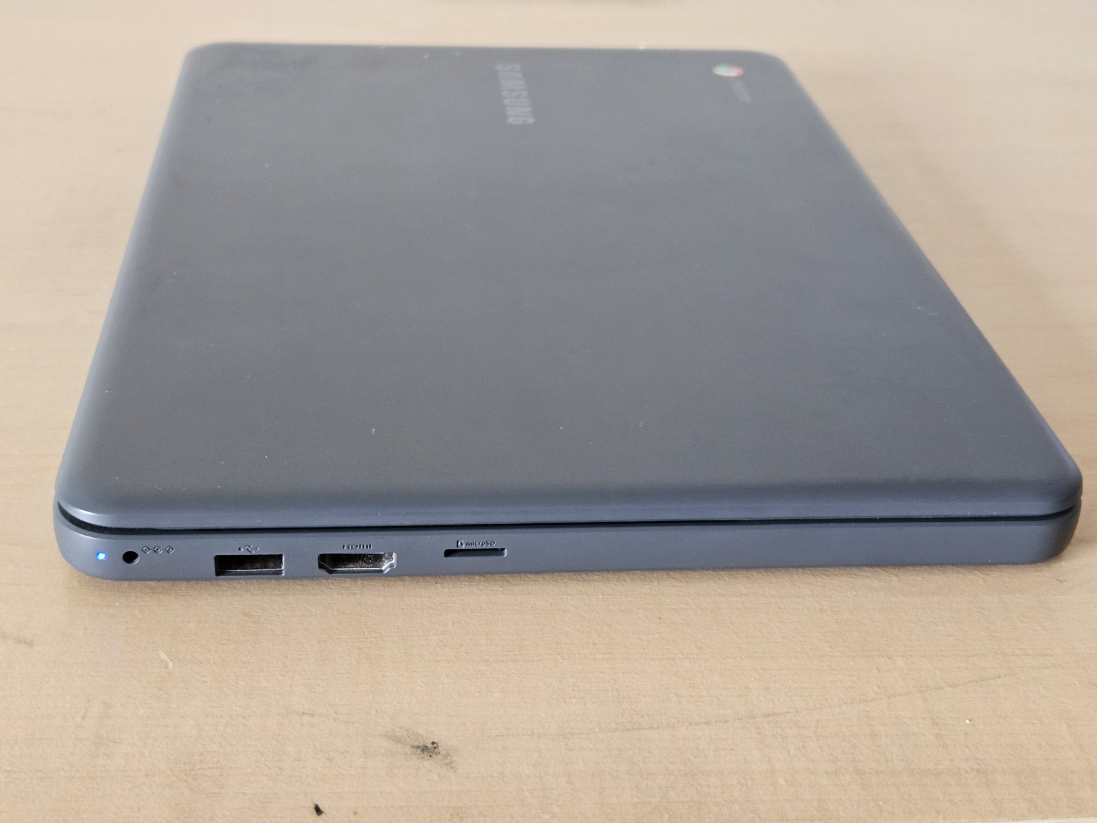 SAMSUNG CHROMEBOOK 3 XE501C13-K02US 11.6″ INTEL CELERON 4GB RAM / 32GB SSD