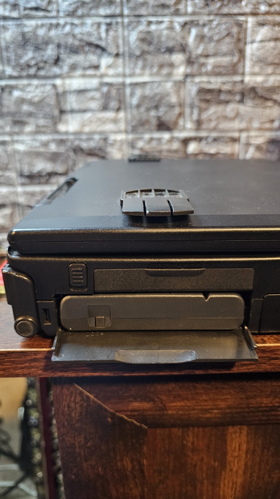 Sager Notebook Computer Model 6200AT W/ CASE & Charger Works