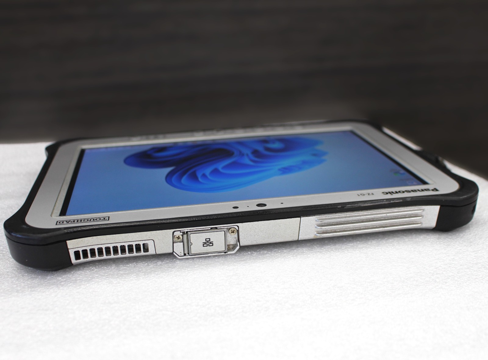 Panasonic FZ-G1 Tablet MK4 10.1″, i5-6300U, 8GB 128GB, 4G LTE, WIN 11 Pro, LAN