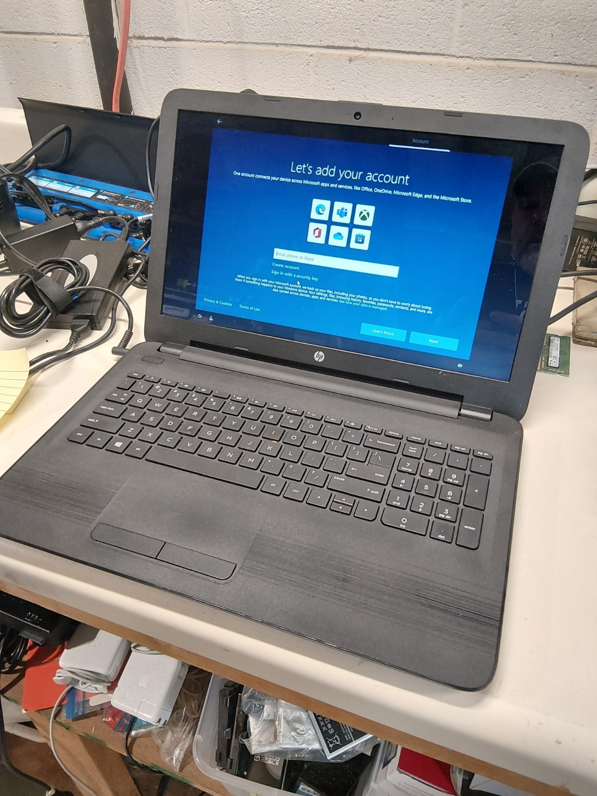 HP 15-ba079dx 15.6″ Touch AMD A10-9600p Radeon R5 6GB RAM #740 FREE SHIPPING