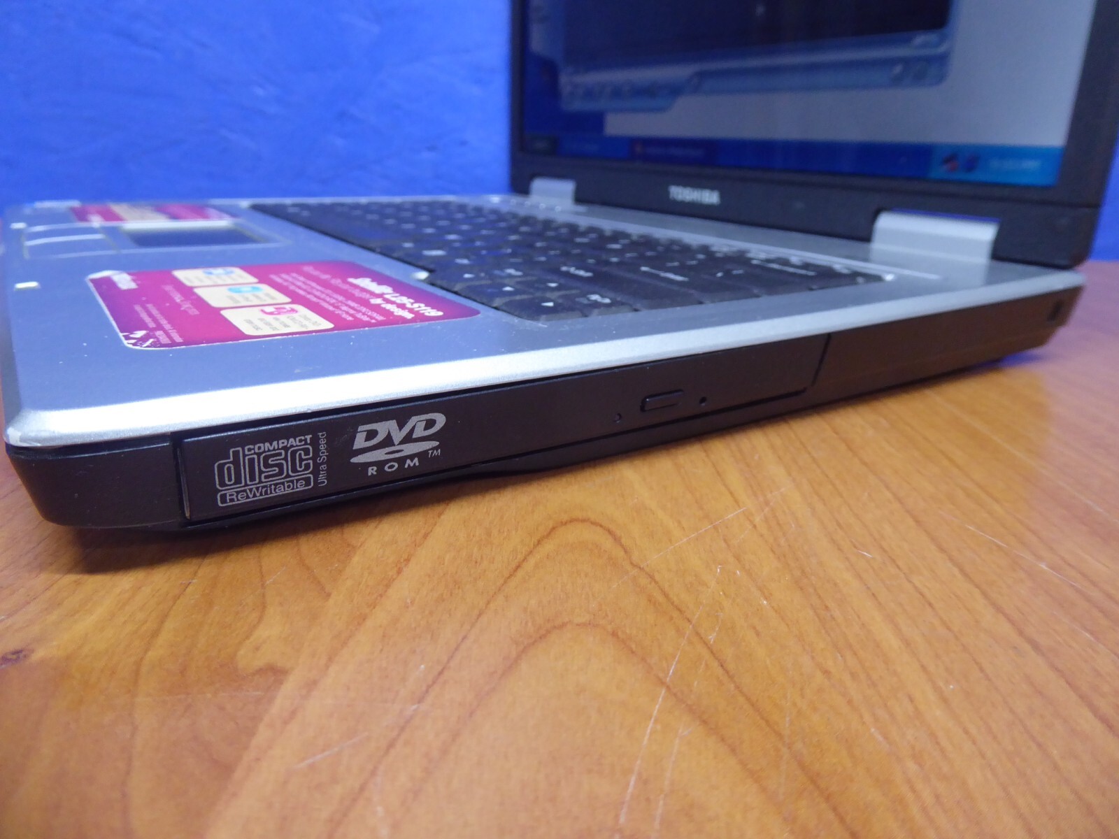TOSHIBA SATELLITE L25-S119 15″ LAPTOP CELERON M 1.5GHz 512MB 40GB XP HOME VINTAG
