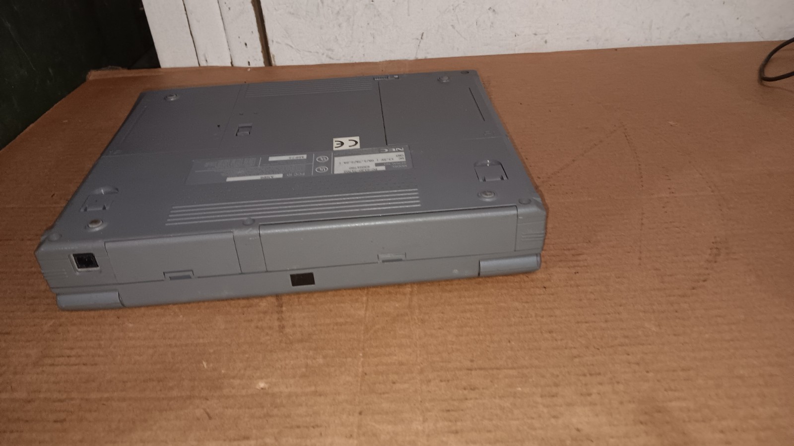 Vintage NEC Versa 4080H Laptop Intel Pentium 120 MHz 10.4″ TFT Color LCD Screen