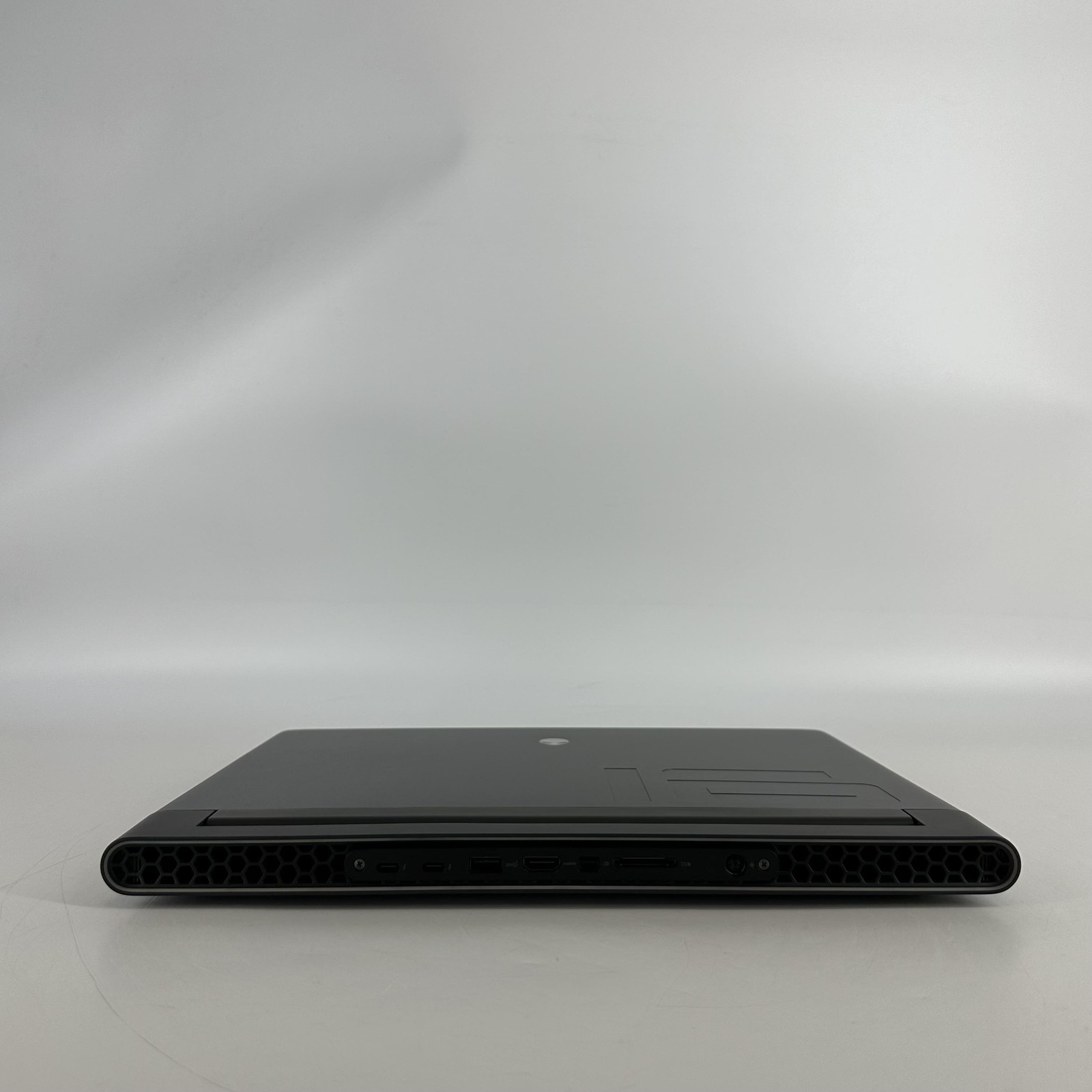 Dell Alienware M16 R1 240Hz QHD+ 2.2 GHz i9-13900HX 16GB 1TB/1TB RTX 4080 Good