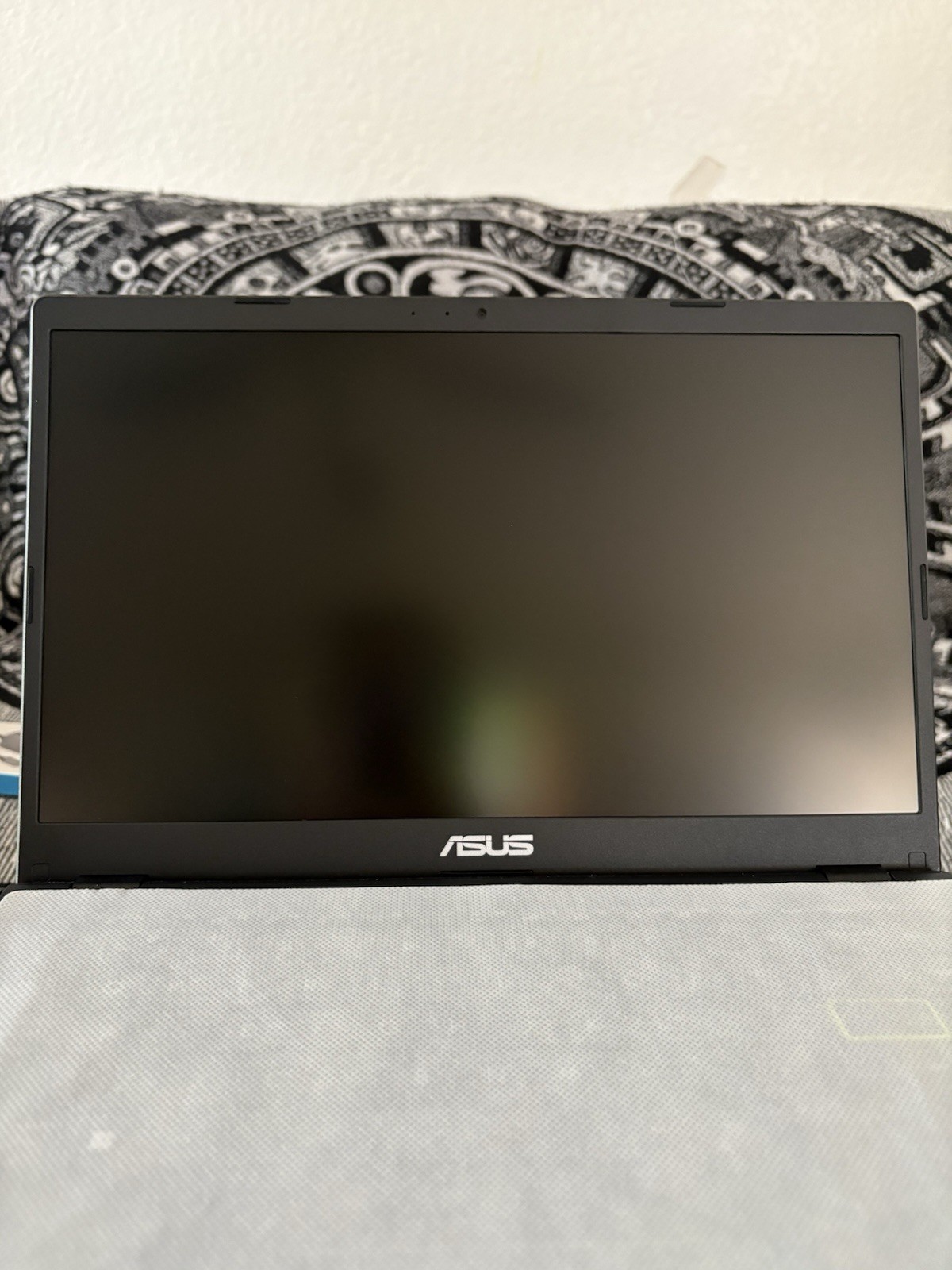 Asus Laptop 14-inch FHD Display, Intel Pentium Silver N6000, 4GB Ram, 64GB eMMC