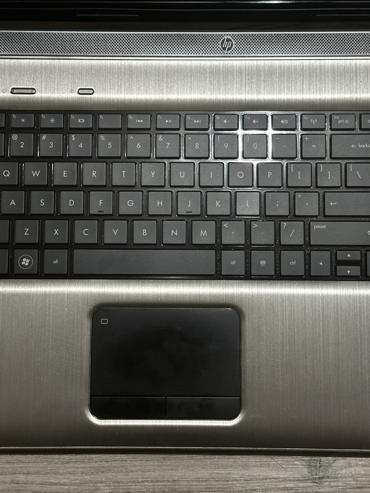 HP PAVILION DV7 AMD A6-3400M APU RADEON HD GRAPHICS 1.40GHz WIN7 8GB RAM 680GBHD