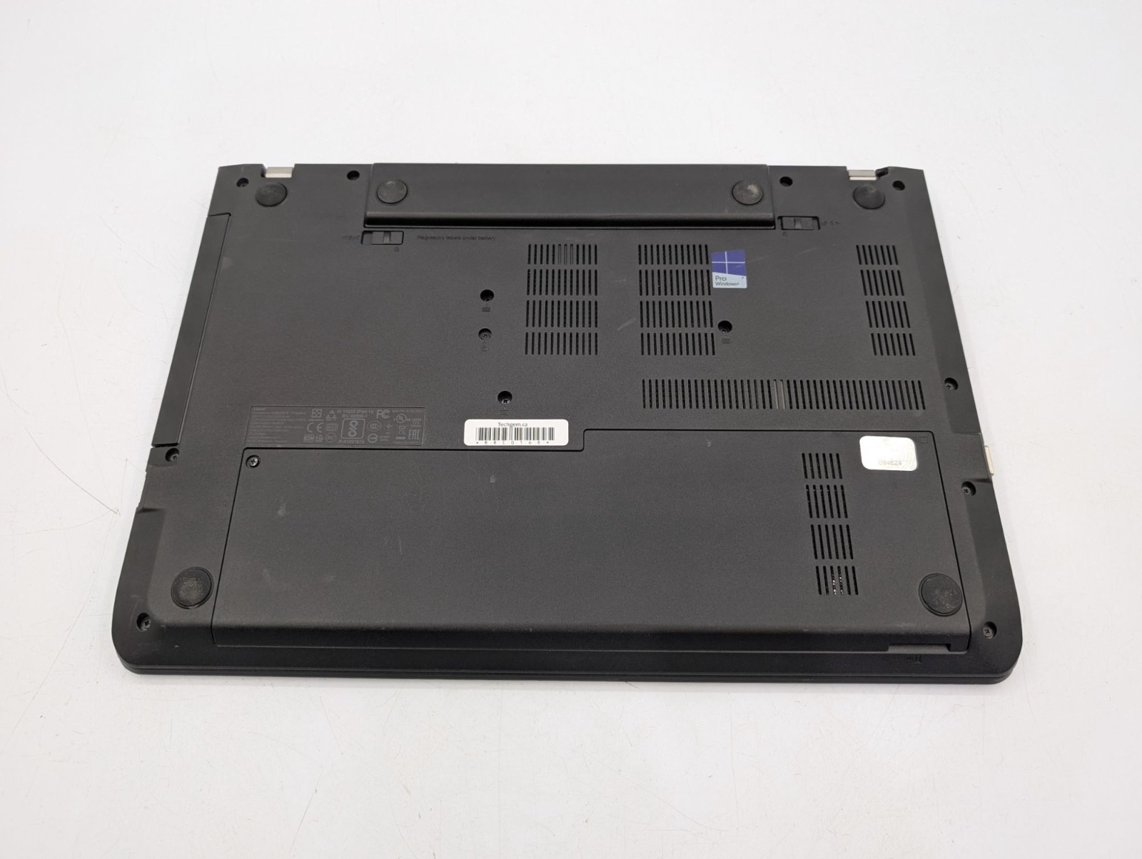 Lenovo ThinkPad E570 15.6″ Intel i5-7200U 16GB RAM 1TB HDD 256GB SSD Win 11 Pro