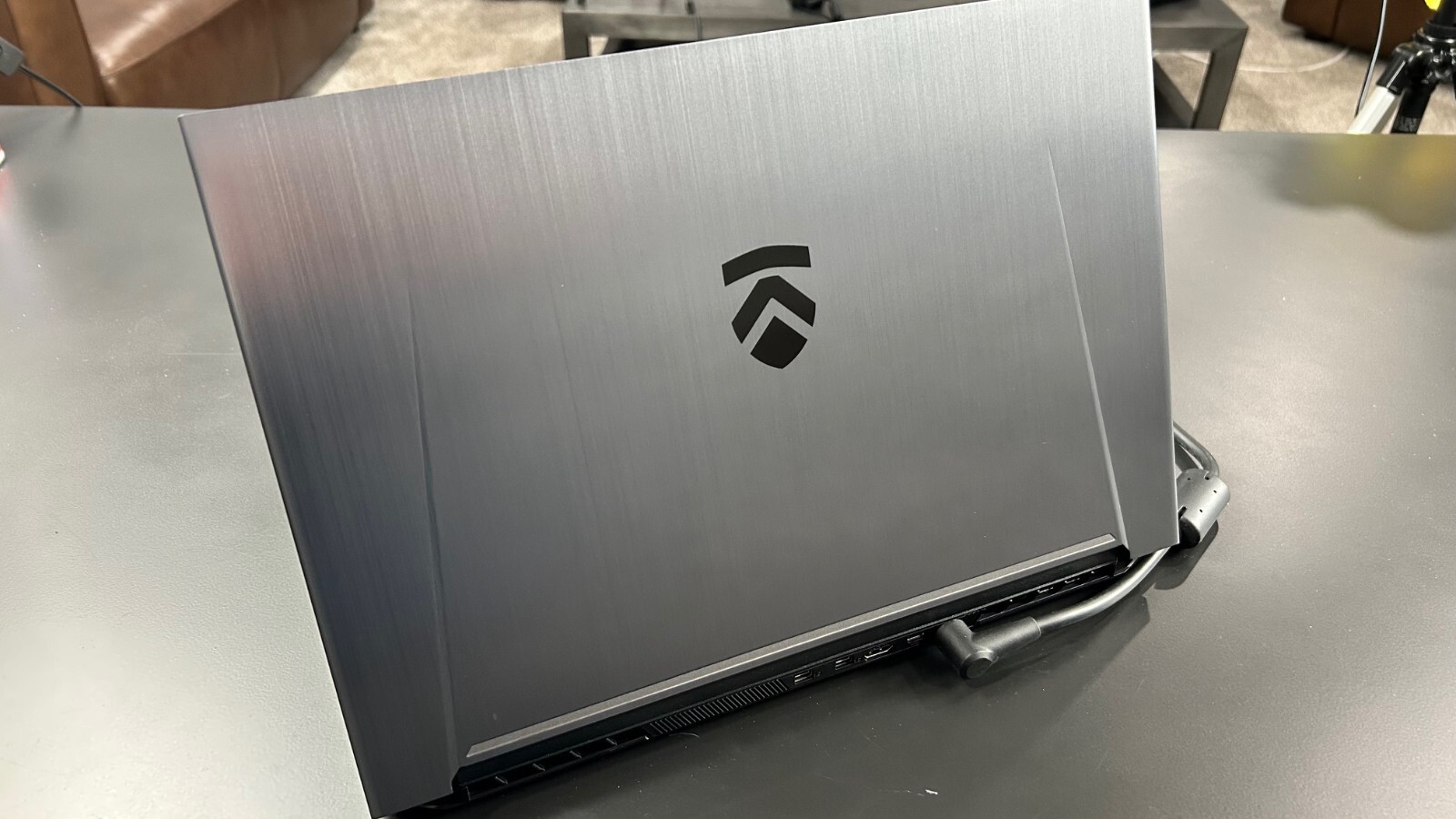 Eluktronics MECH 15 G1Rx gaming laptop. i7 9750H GTX 1660 ti, FHD 144Hz W 11