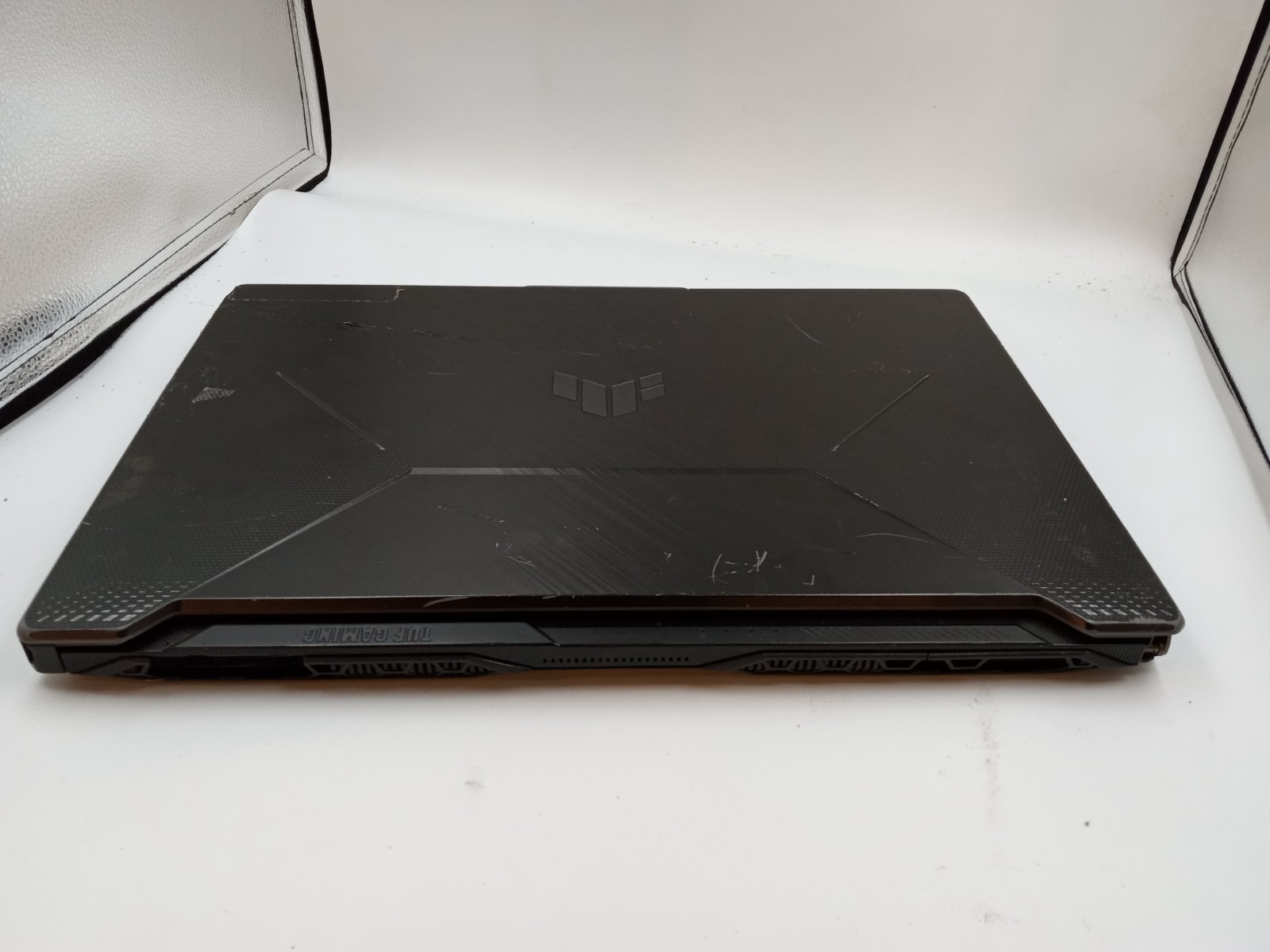 Asus TUF Gaming F17 FX706H 17.3″ Intel i5-11400H Nvidia RTX 3050 -PARTS -READ!!