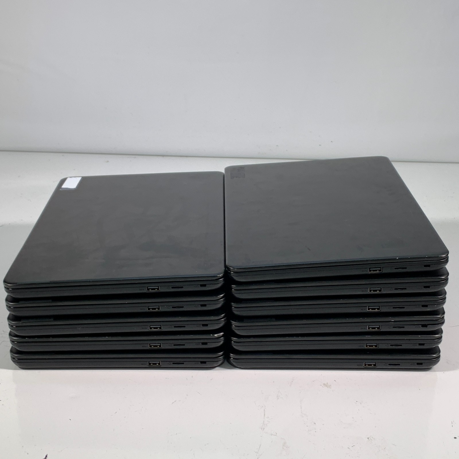 Lenovo 82N8 14w Gen 2 Laptop AMD 3015e Radeon 4GB RAM 64GB eMMC No OS Lot of 11