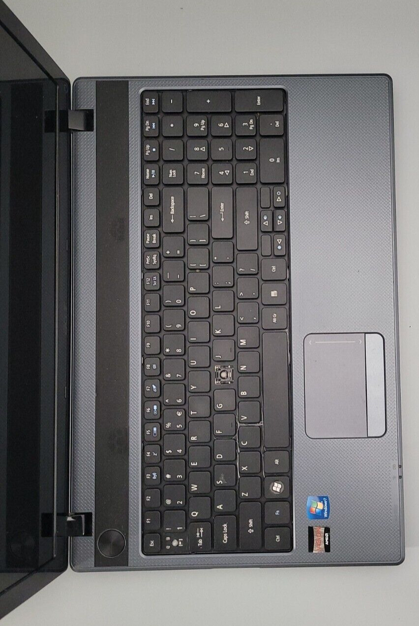 Acer Aspire 5250-BZ467 15.6″ / AMD E-450 @ 1.65GHz / 8GB Ram /500gb HDD/No OS