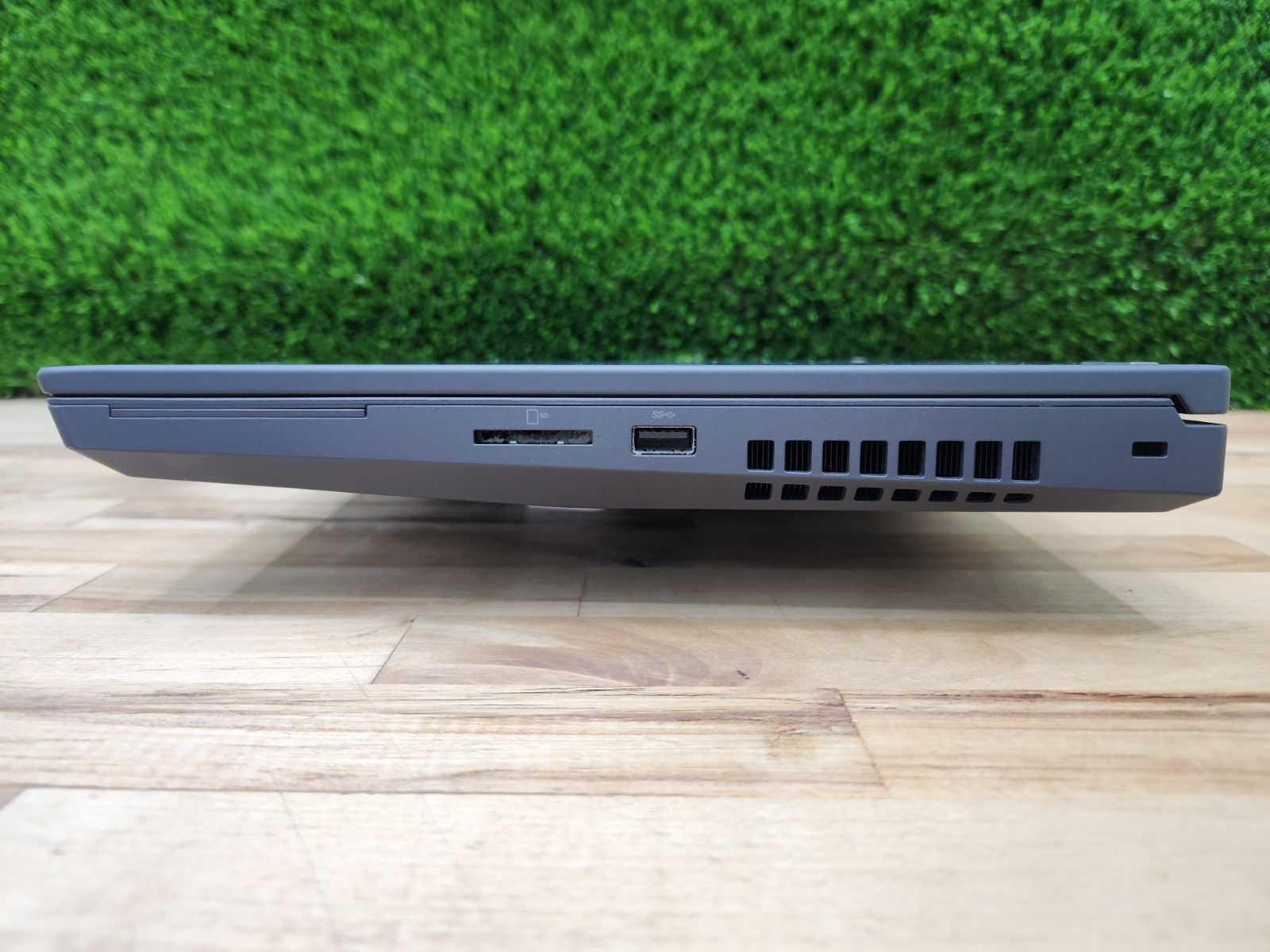 Lenovo ThinkPad P15 Gen 1 15.6″ i7-10750H 32GB 512GB SSD Quadro T2000 EXCELLENT~